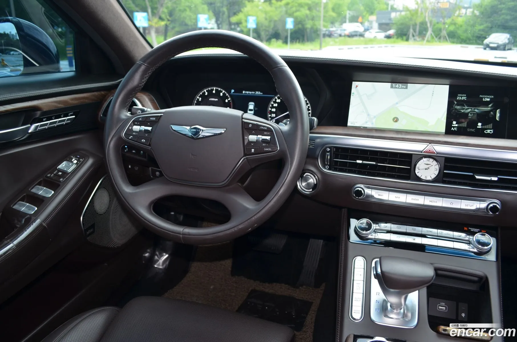 Genesis G90 2019 — 15