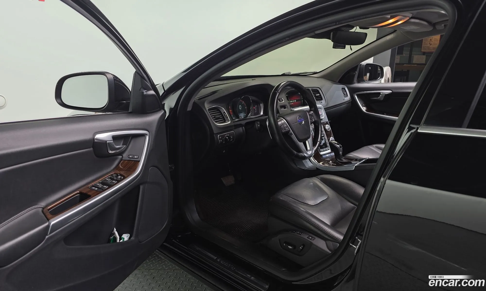 Volvo S60 2016 YV1FSA8BDG2408800 — 9
