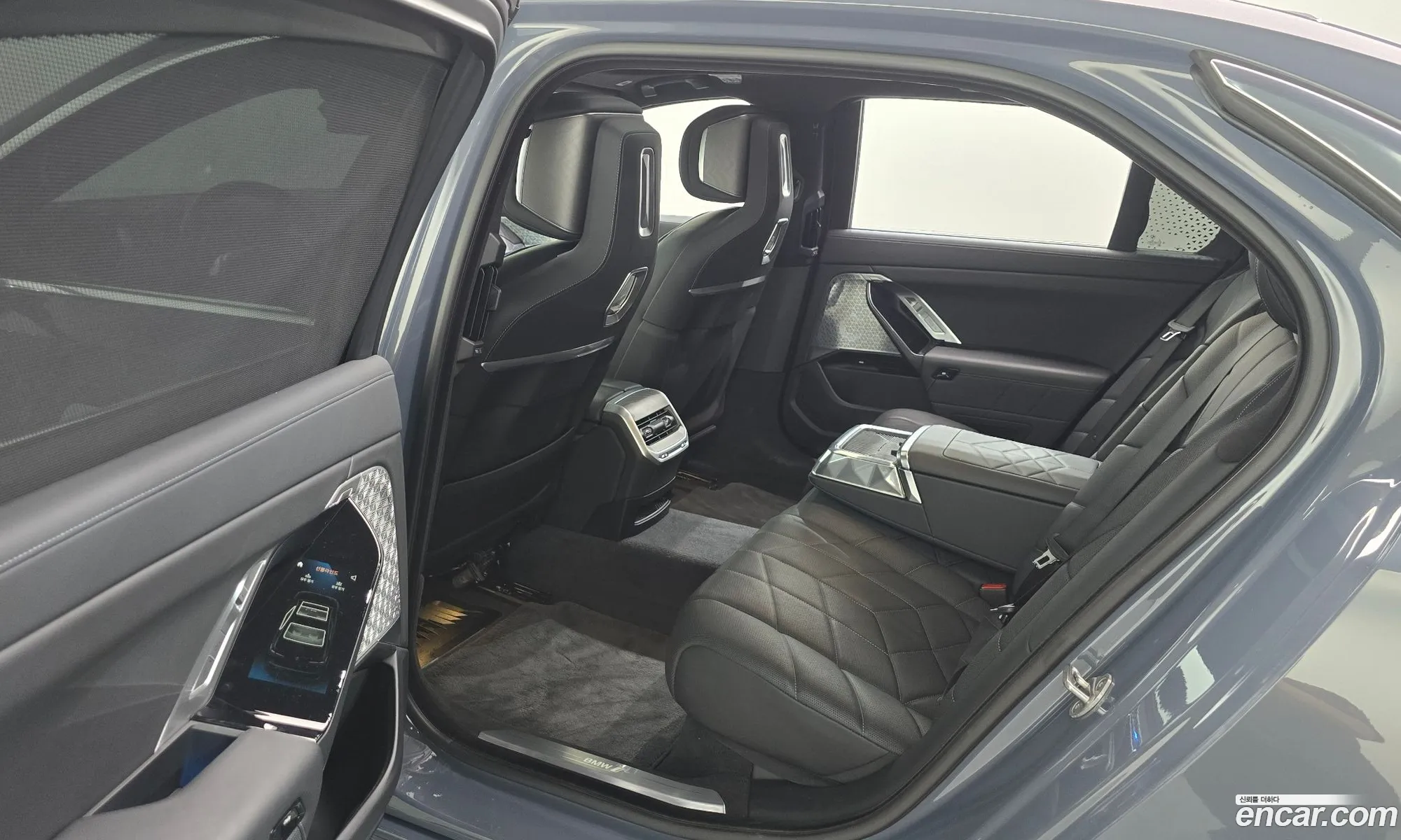 BMW i7 2023 — 24