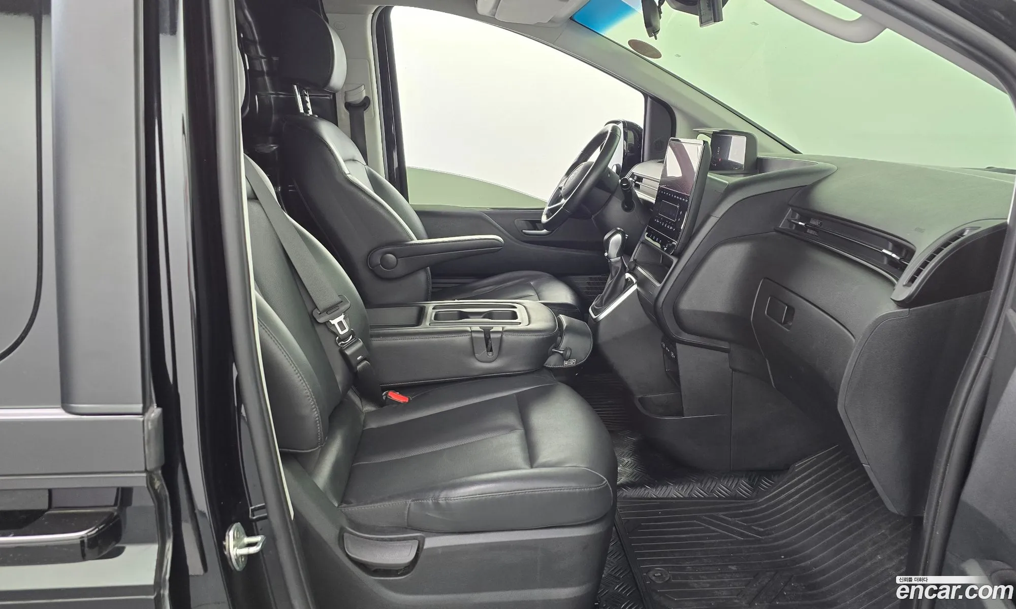Hyundai Staria 2022 — 26