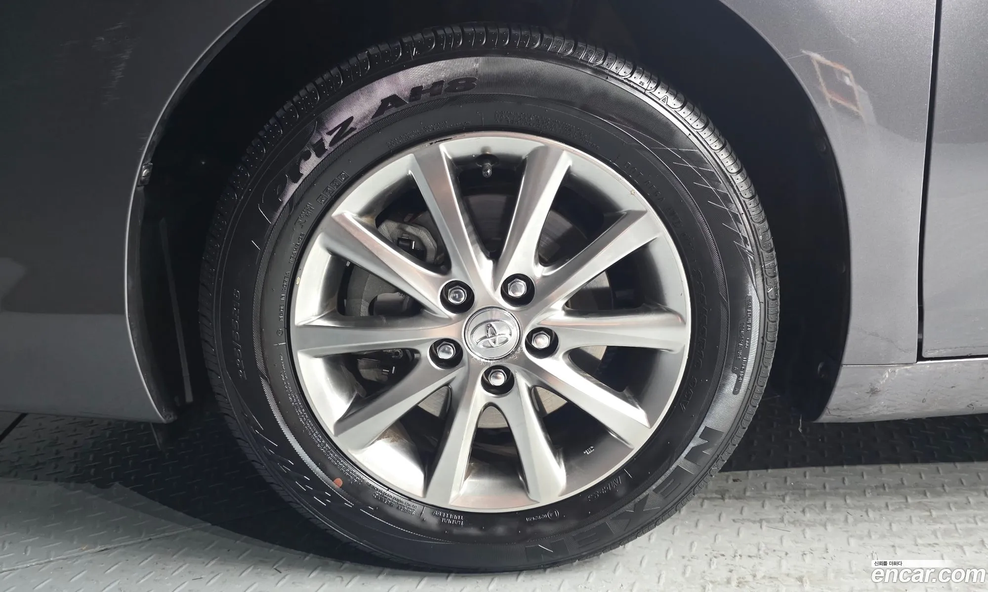 Toyota Camry 2010 — 8