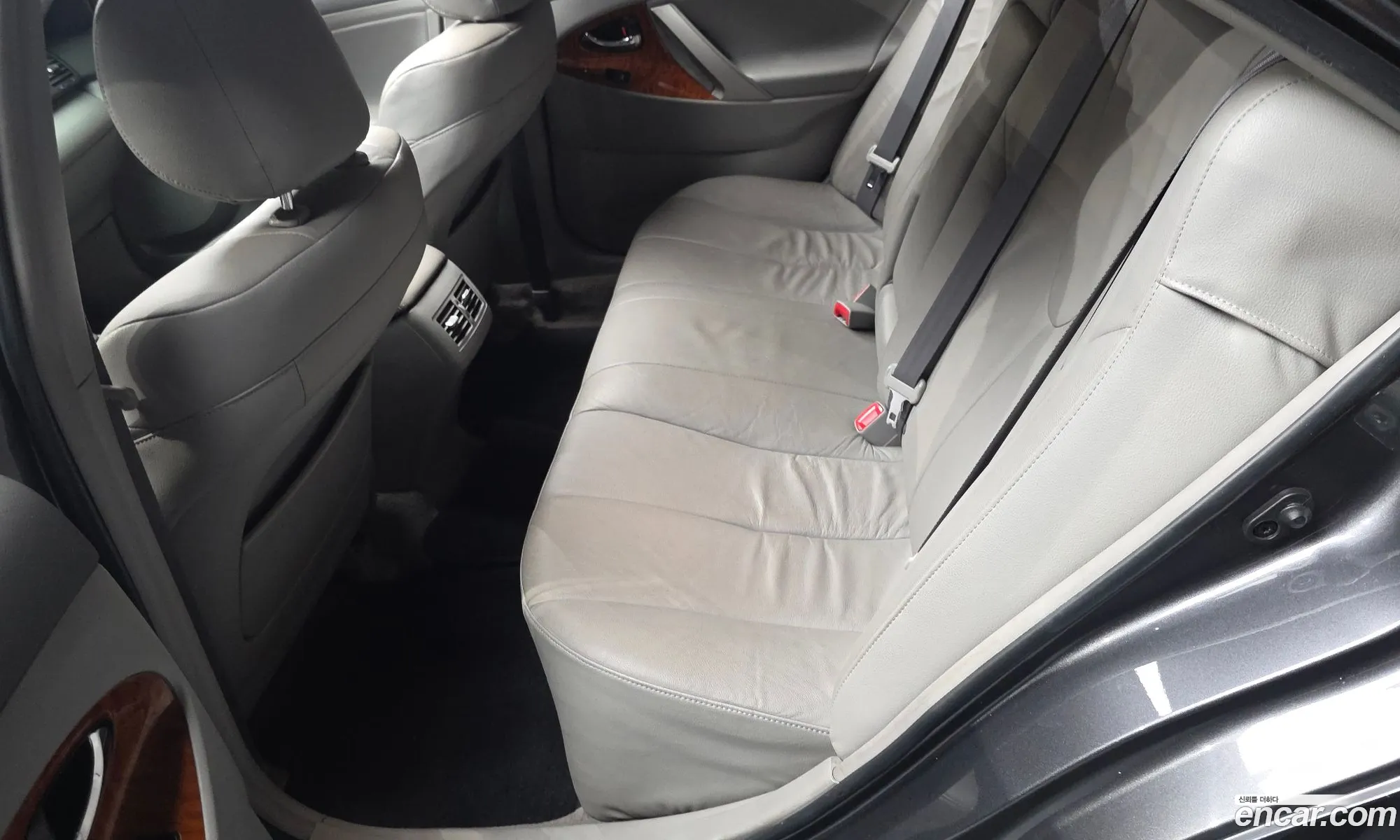 Toyota Camry 2010 — 17