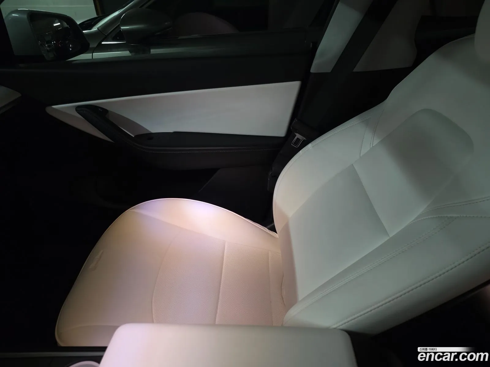 Tesla Model Y 2021 — 3