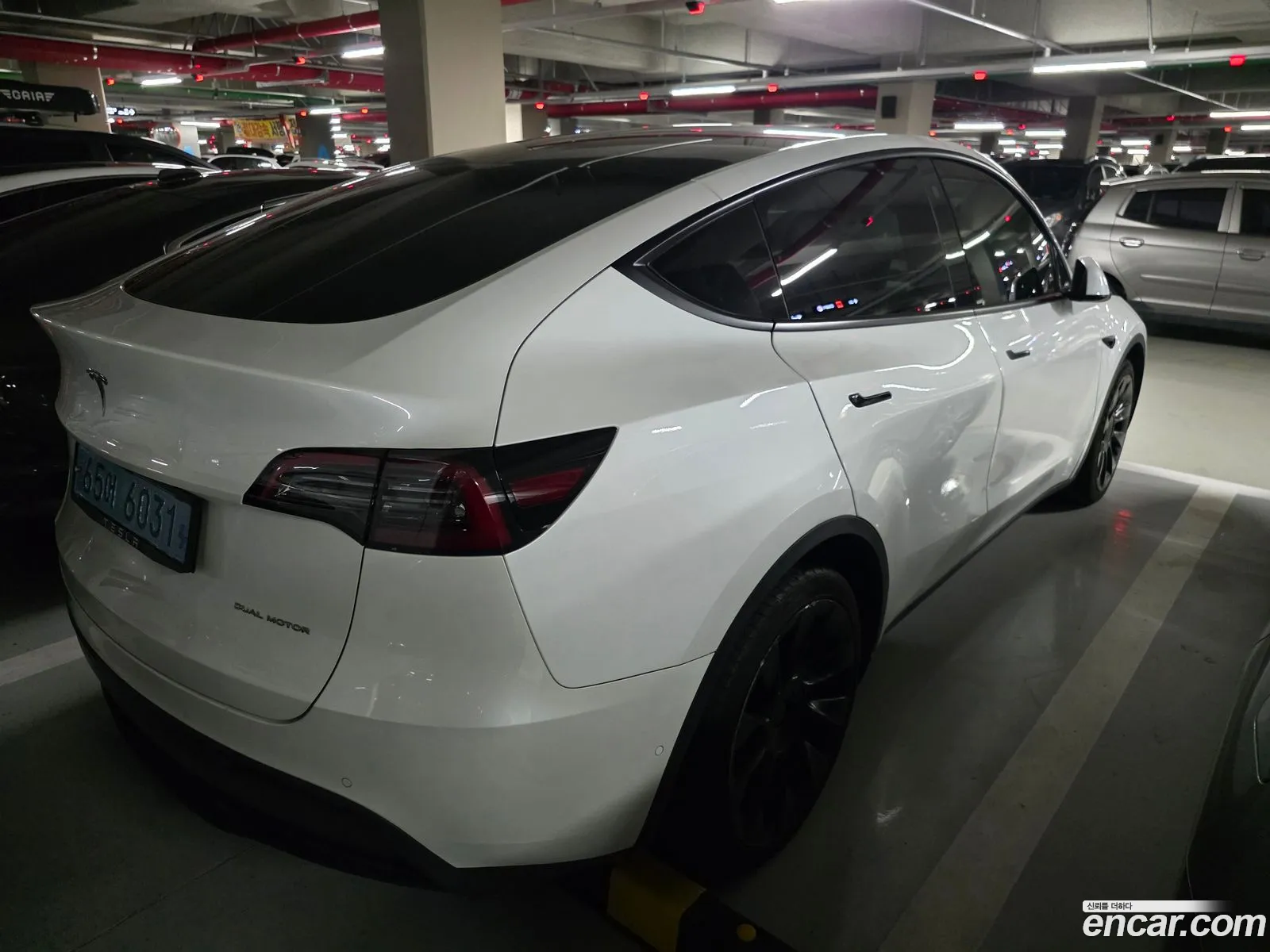 Tesla Model Y 2021 — 14