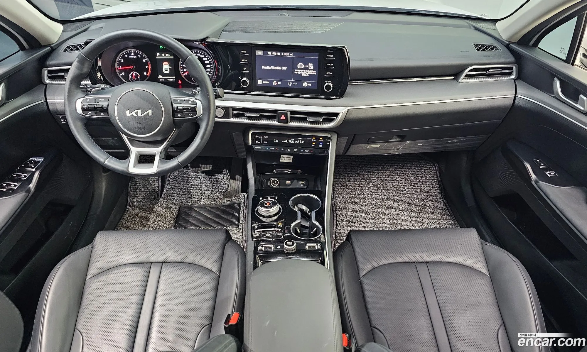 Kia K5 2023 KNAG241ABPA250410 — 3