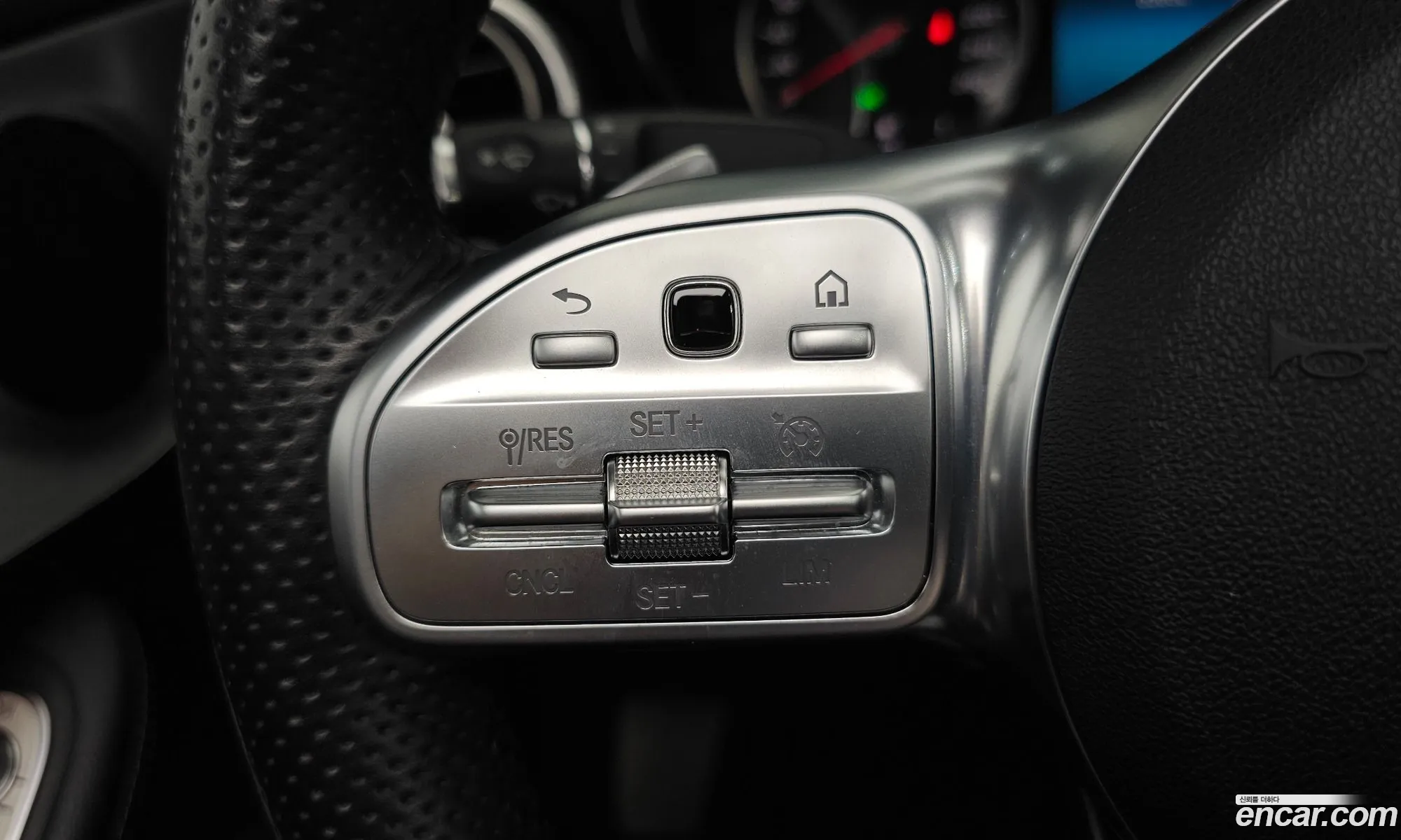 Mercedes-Benz C-Class W205 2019 — 23