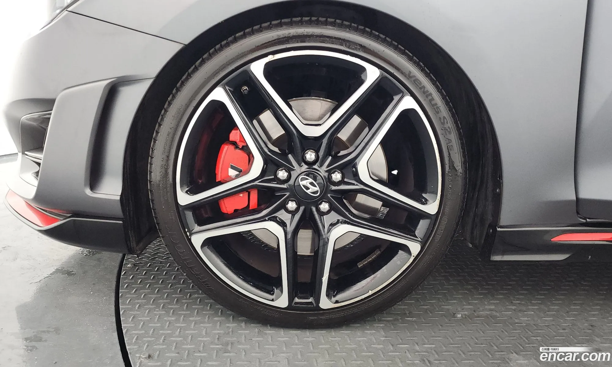 Hyundai Veloster 2018 — 17