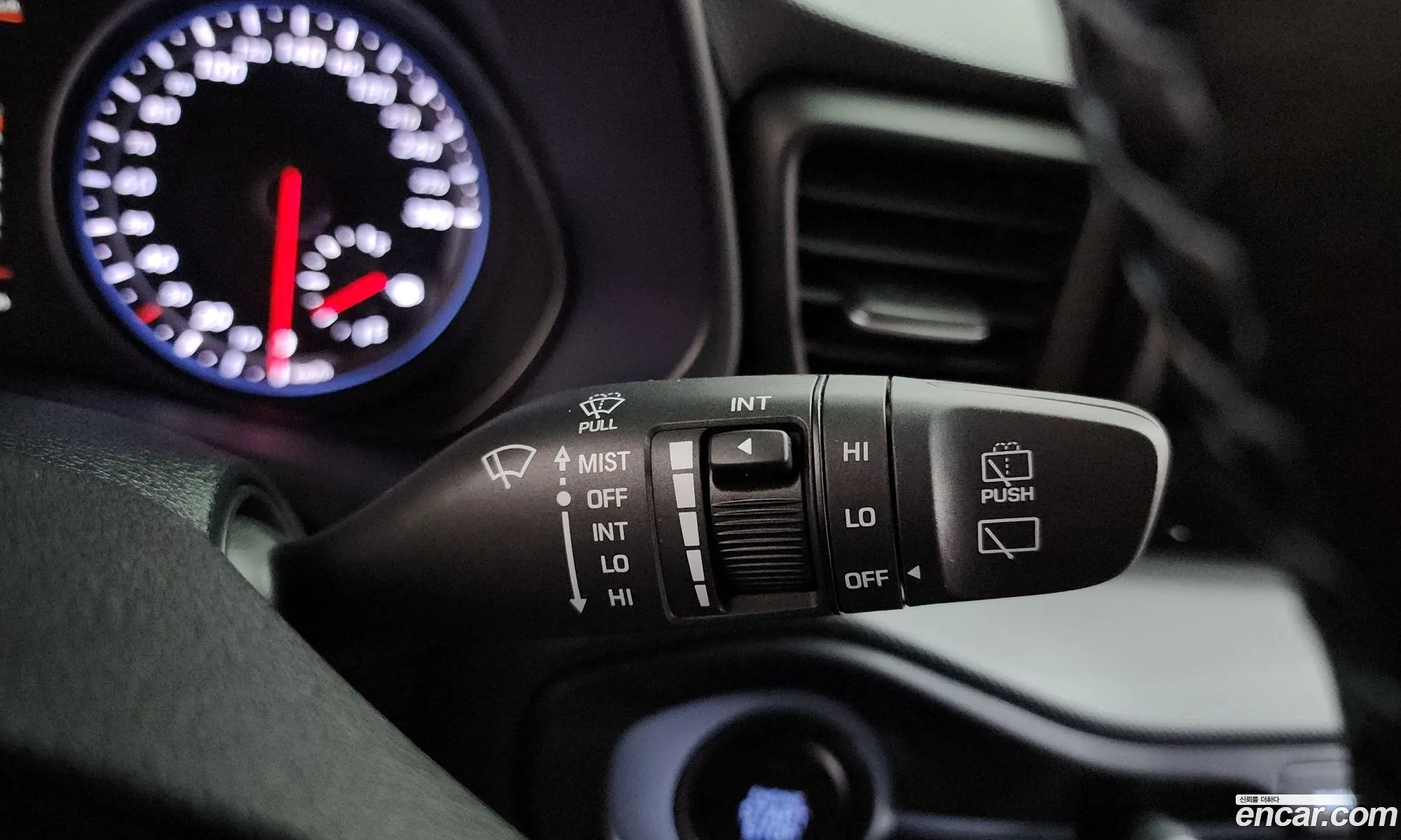 Hyundai Veloster 2018 — 11