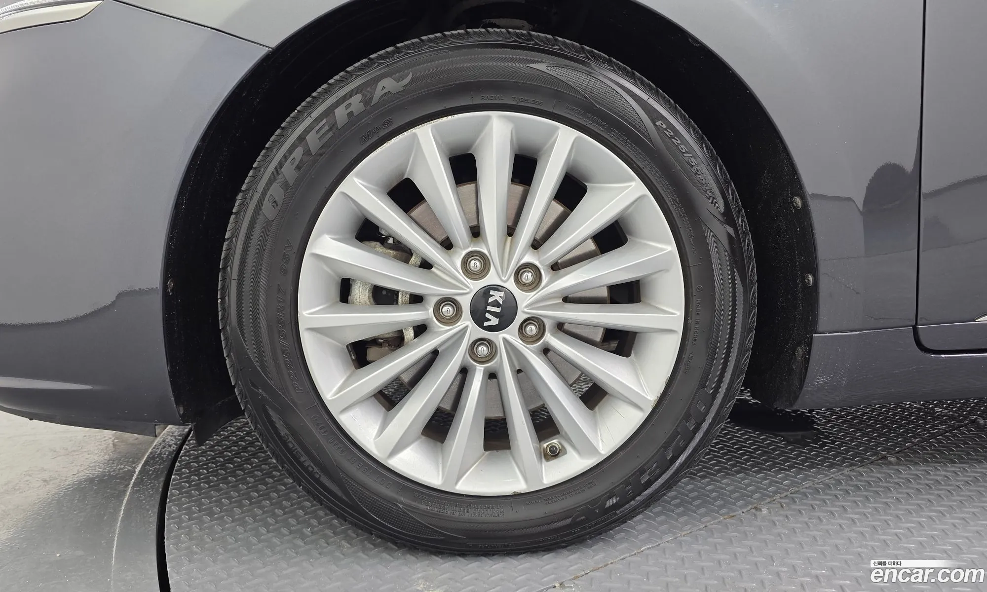 Kia K7 2017 KNALB415BHA080925 — 34