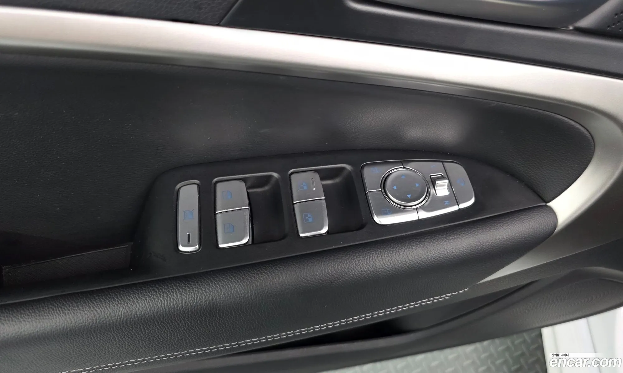 Genesis G70 2021 — 32