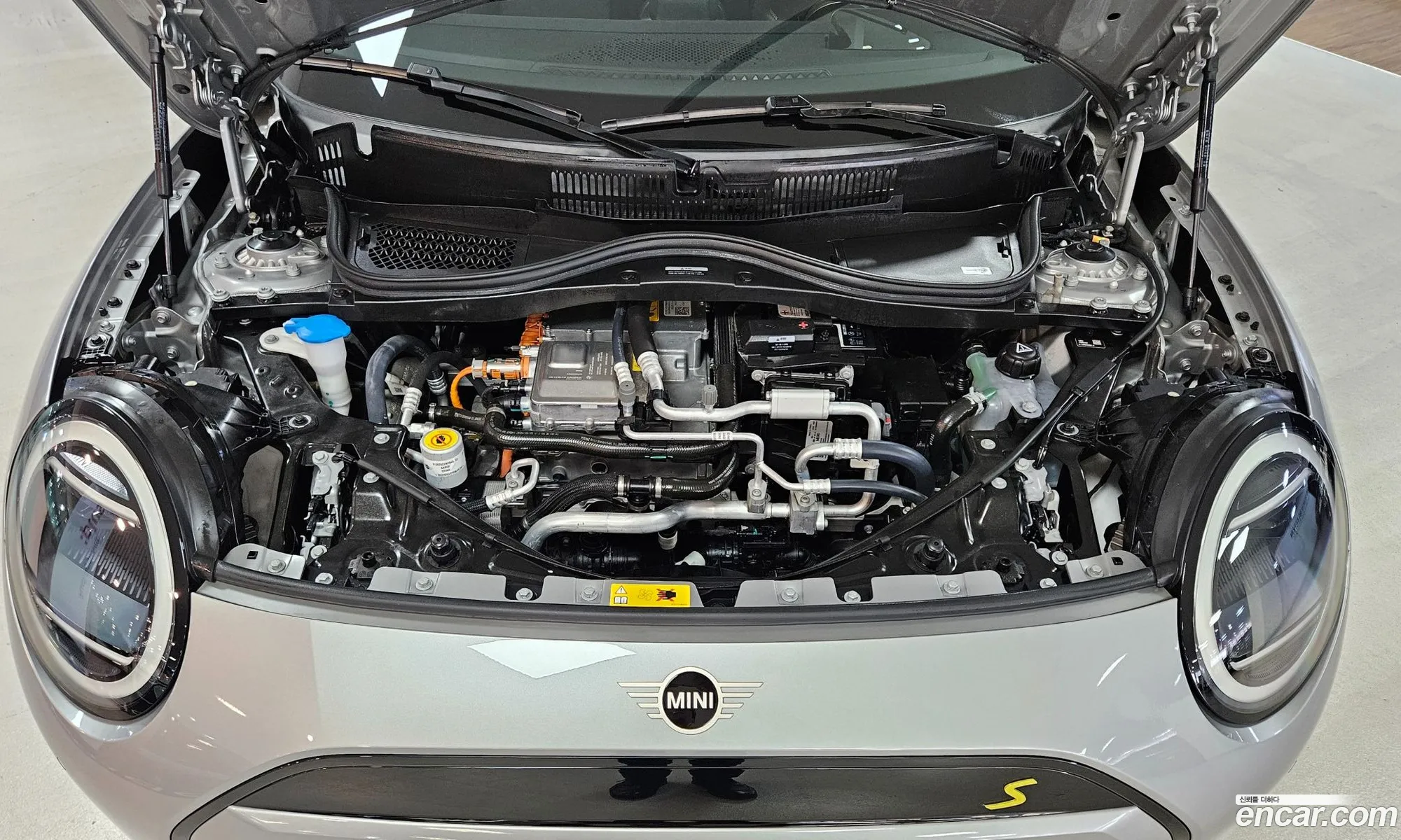 Mini Cooper Electric 2024 — 12