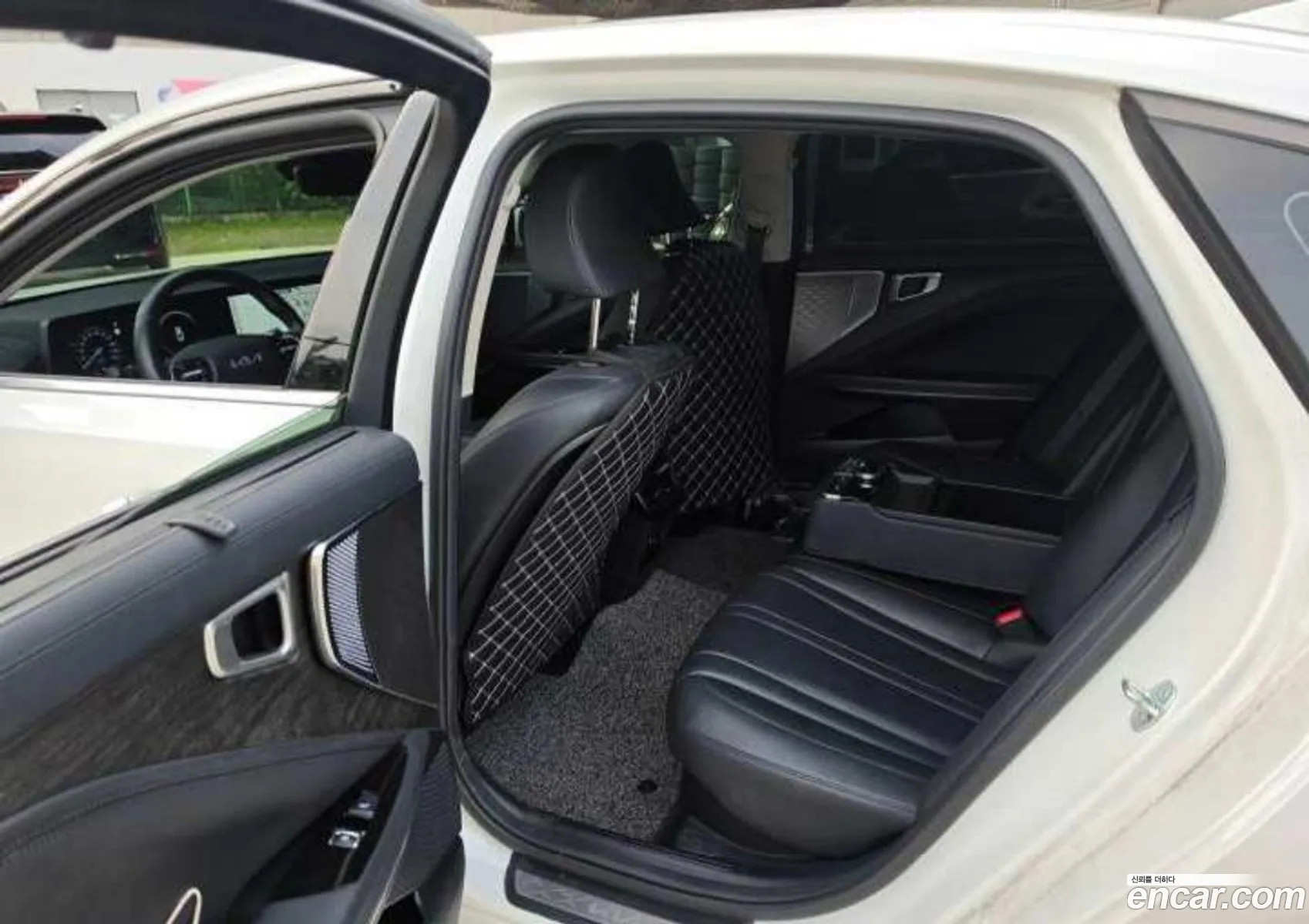 Kia K8 Hybrid 2023 — 5