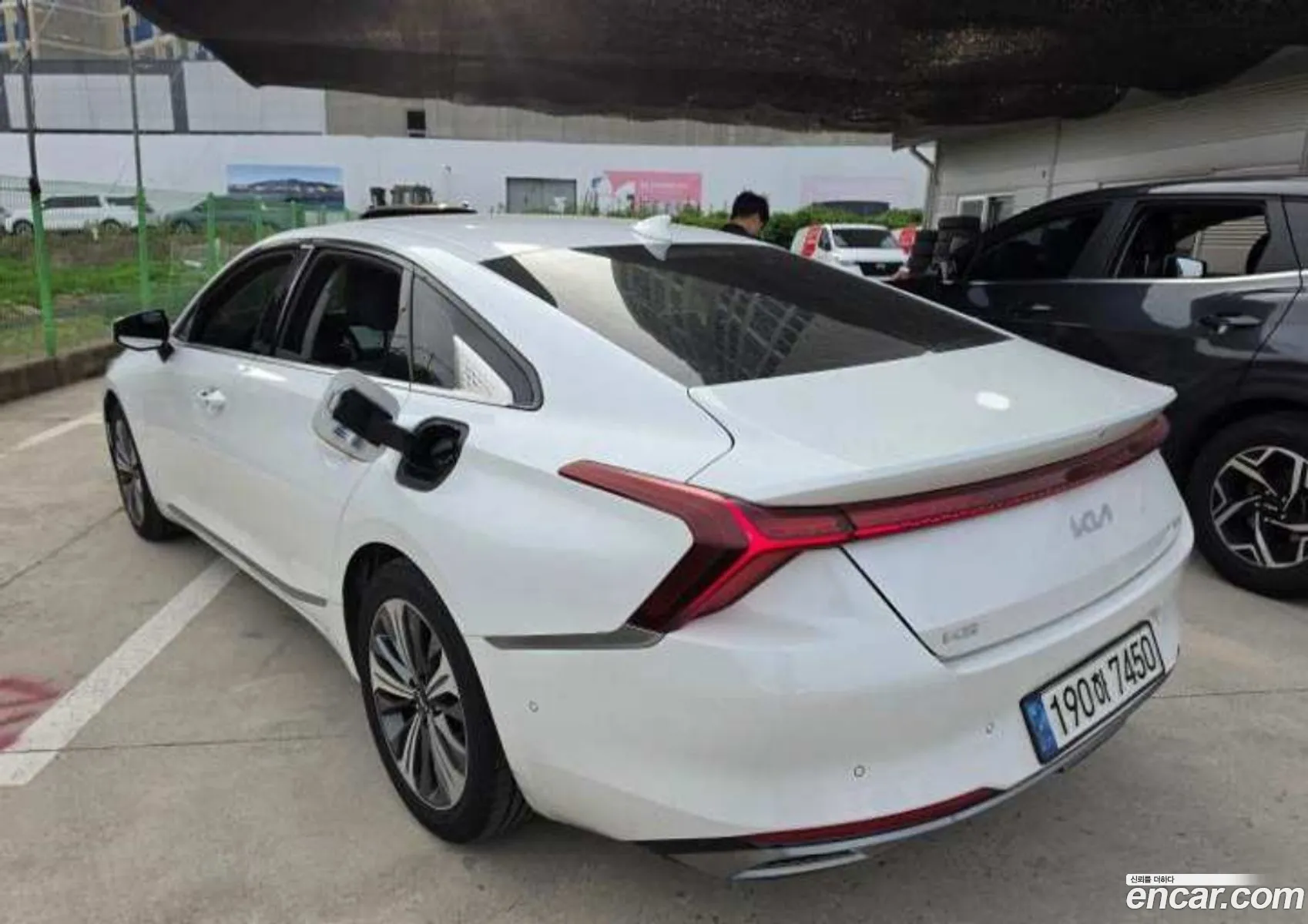 Kia K8 Hybrid 2023 — 10