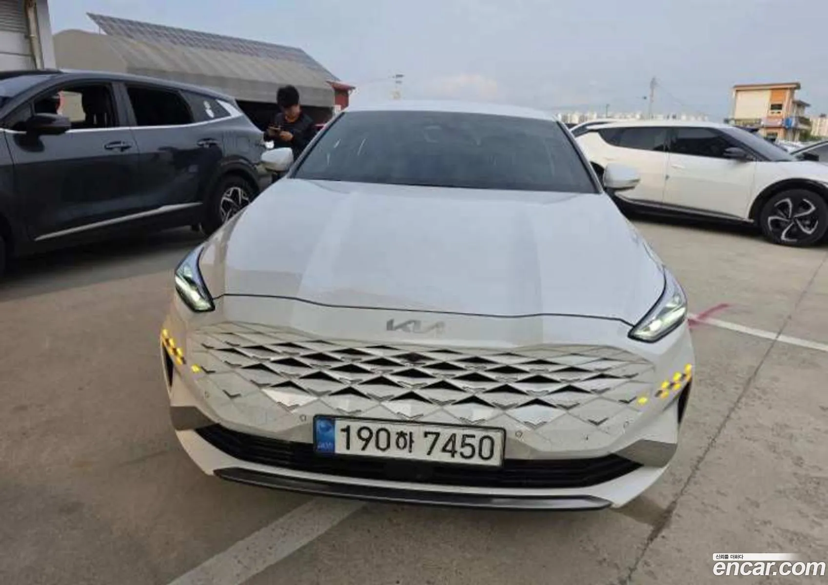 Kia K8 Hybrid 2023 — 7