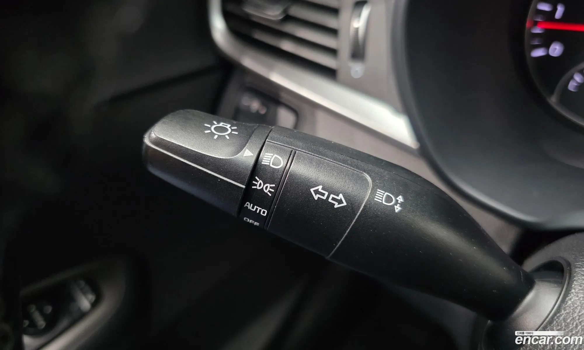 Kia K5 2019 KNAGT416BLA363295 — 4