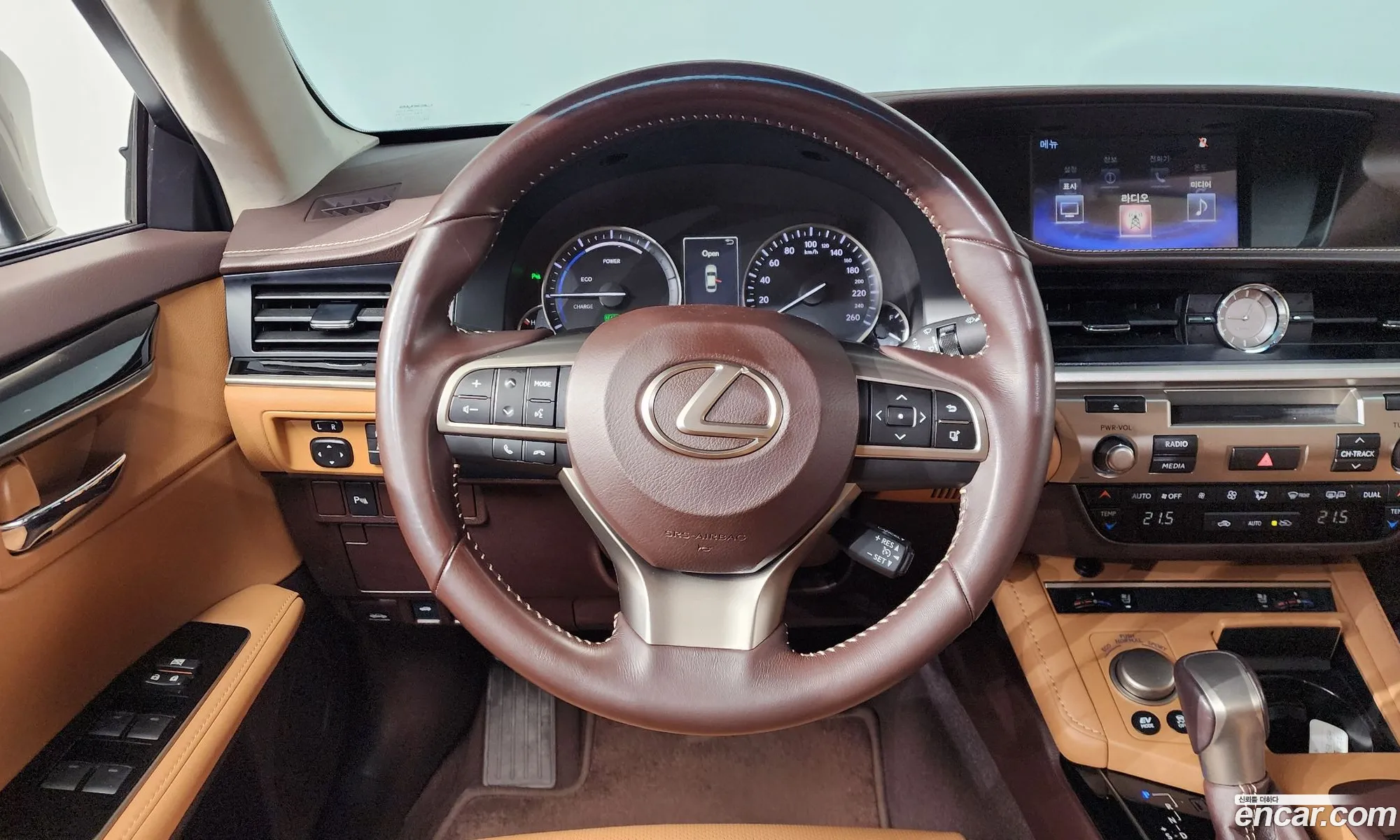 Lexus ES300h 2016 — 17