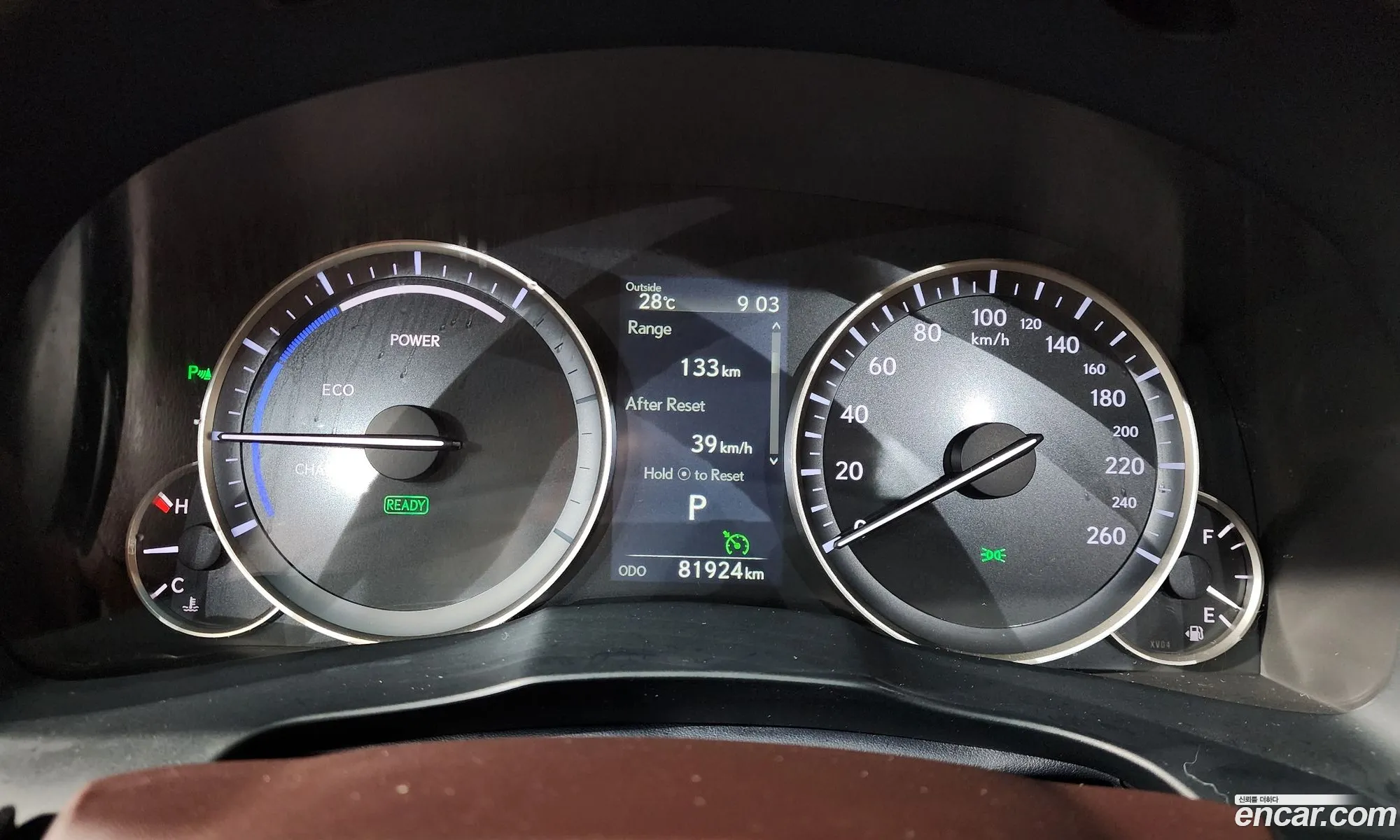 Lexus ES300h 2016 — 14