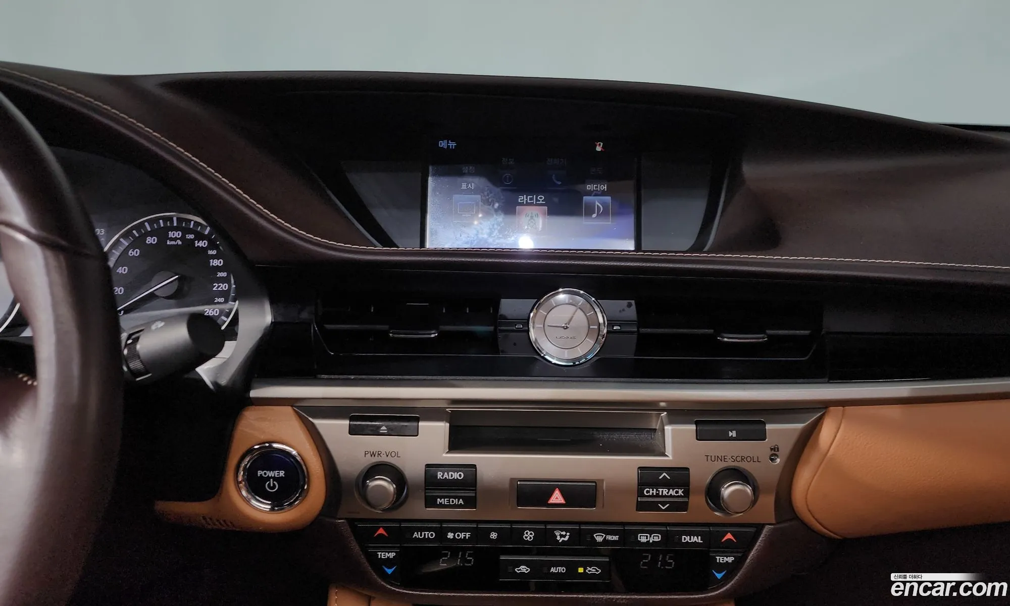 Lexus ES300h 2016 — 15