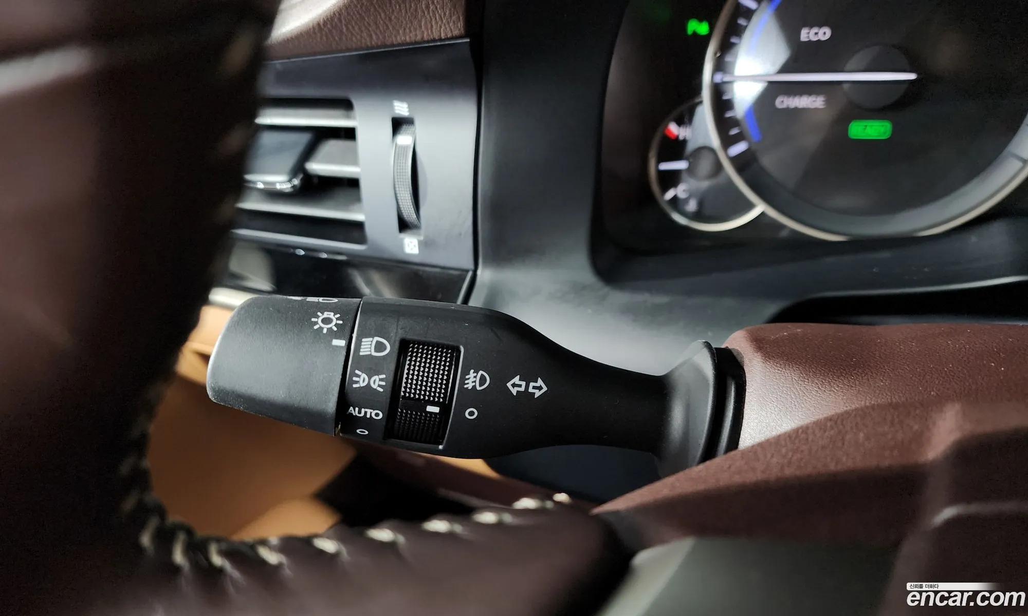 Lexus ES300h 2016 — 19