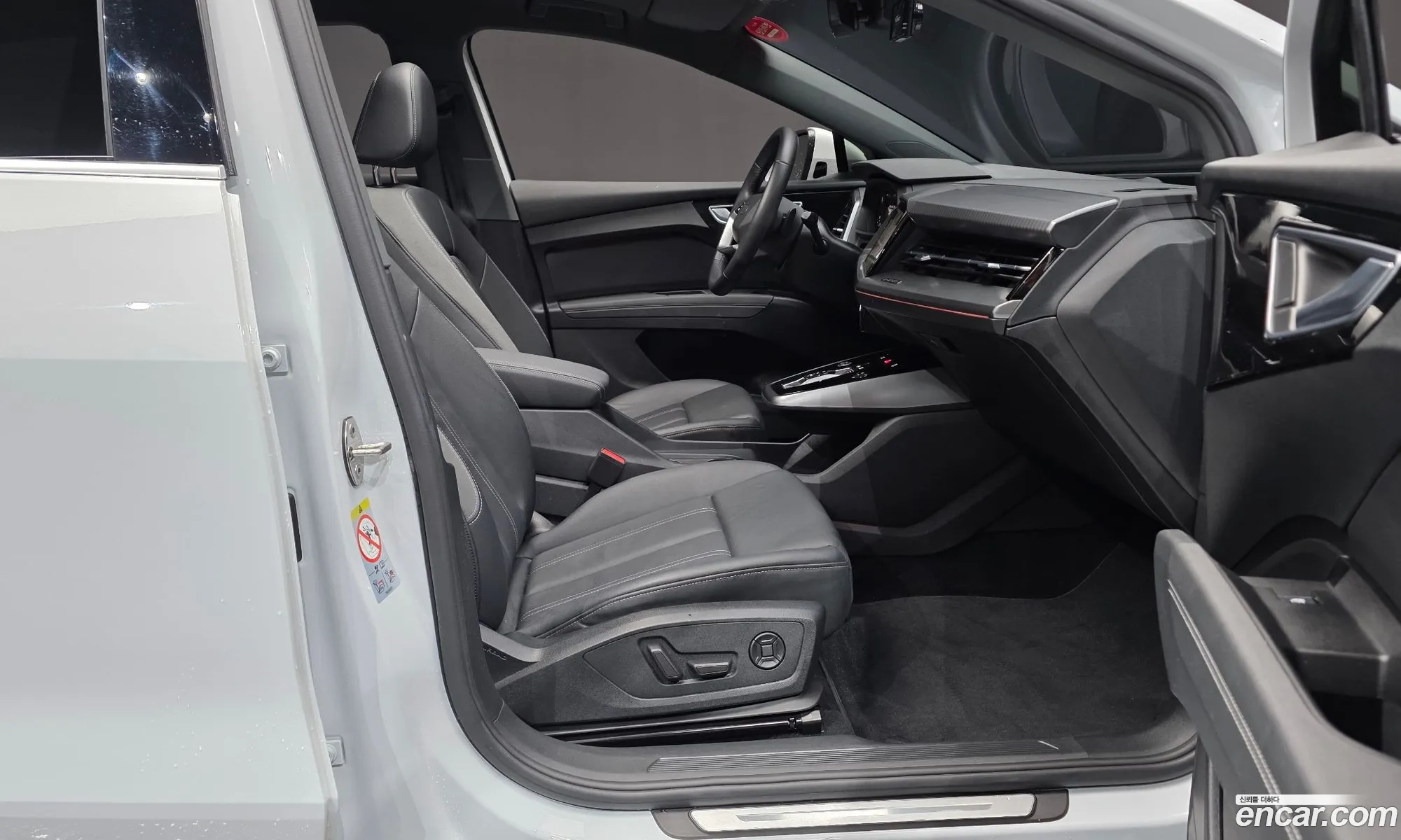 Audi Q4 e-tron 2022 WAUZZZFZ9NP044243 — 6