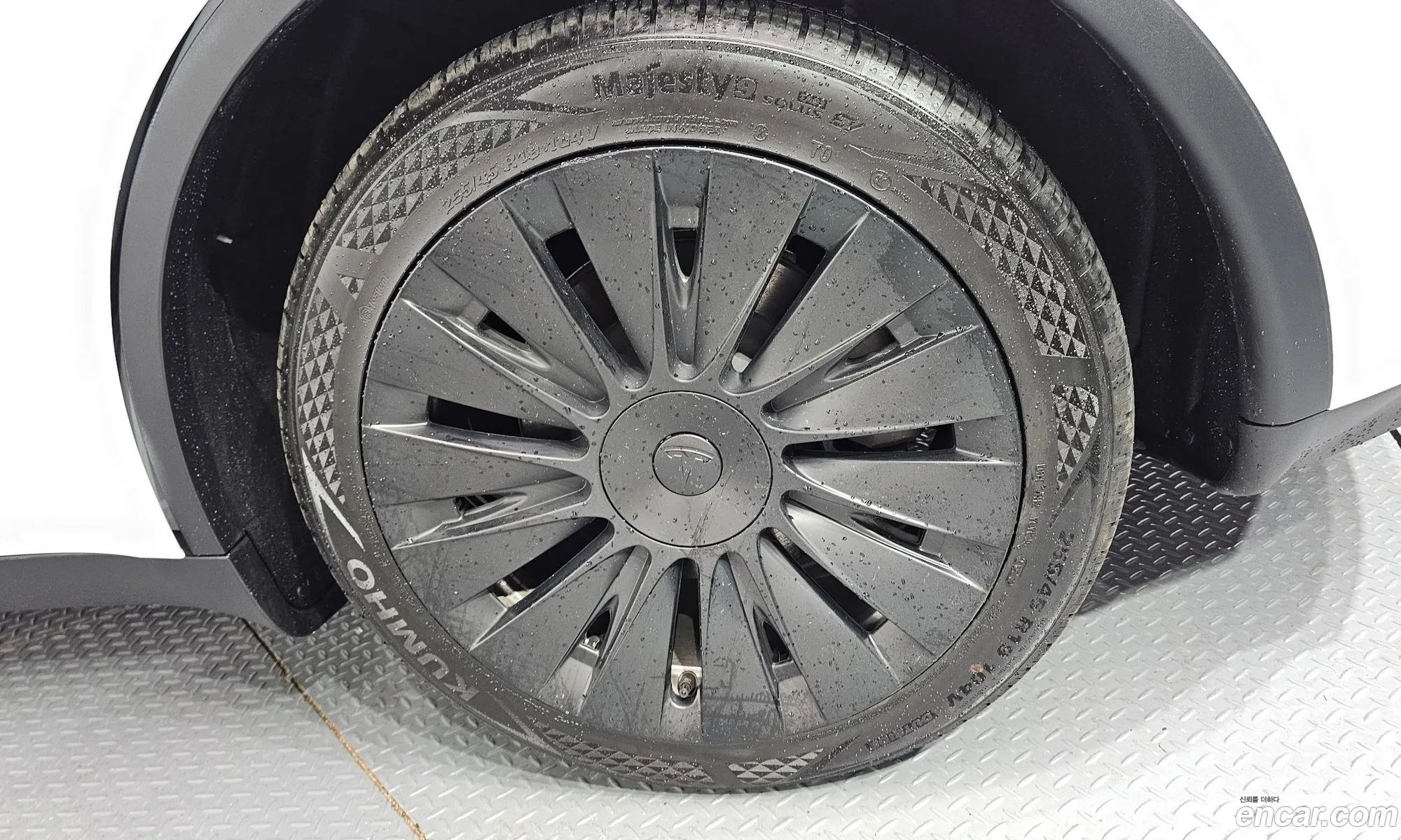 Tesla Model Y 2023 LRWYGCFS5RC191271 — 31