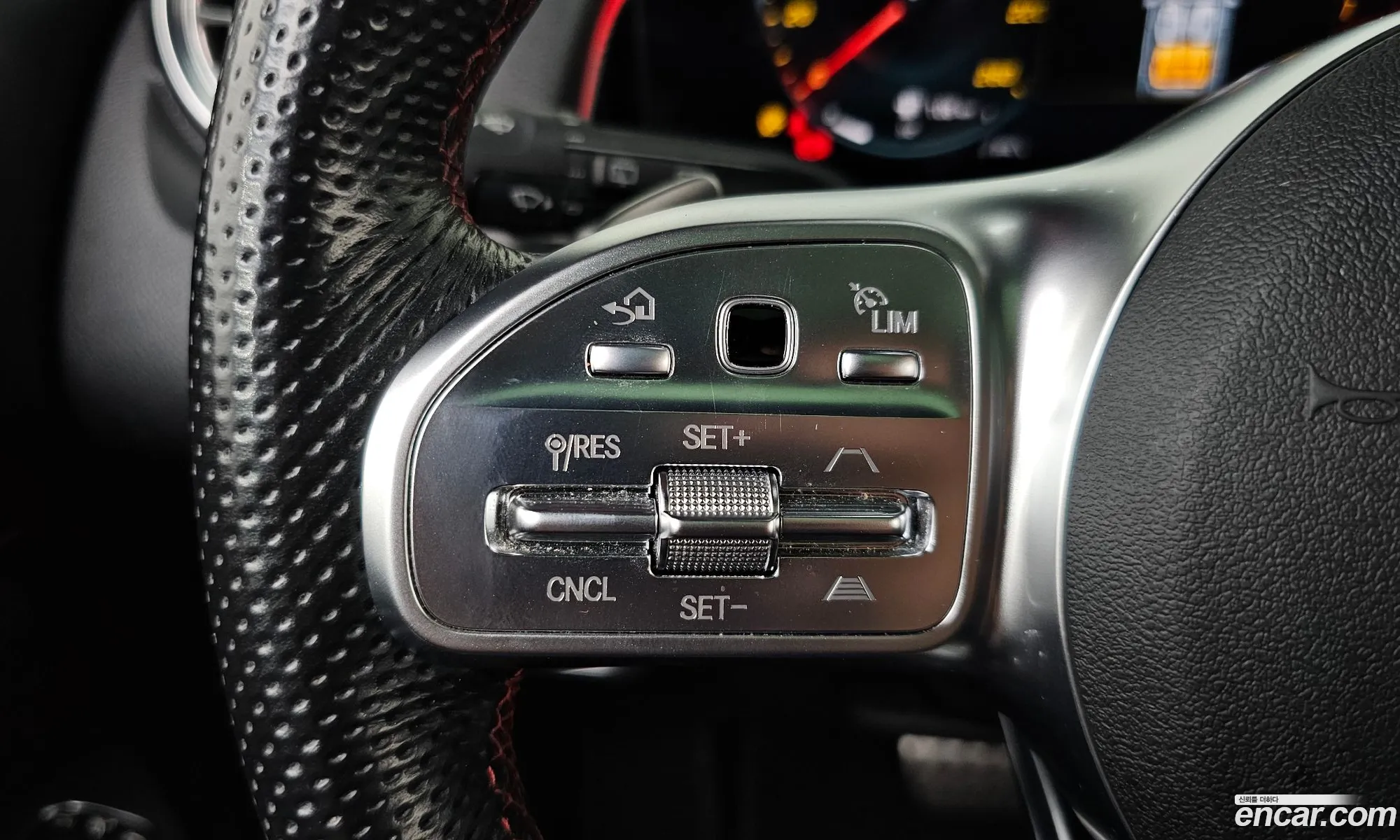 Mercedes-Benz GLB-Class X247 2023 — 23