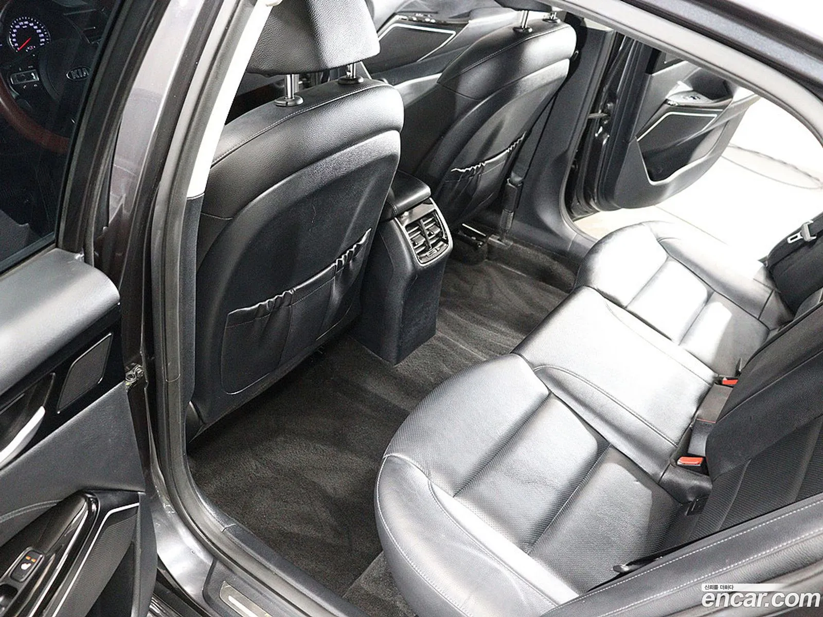 Kia K7 2019 — 9
