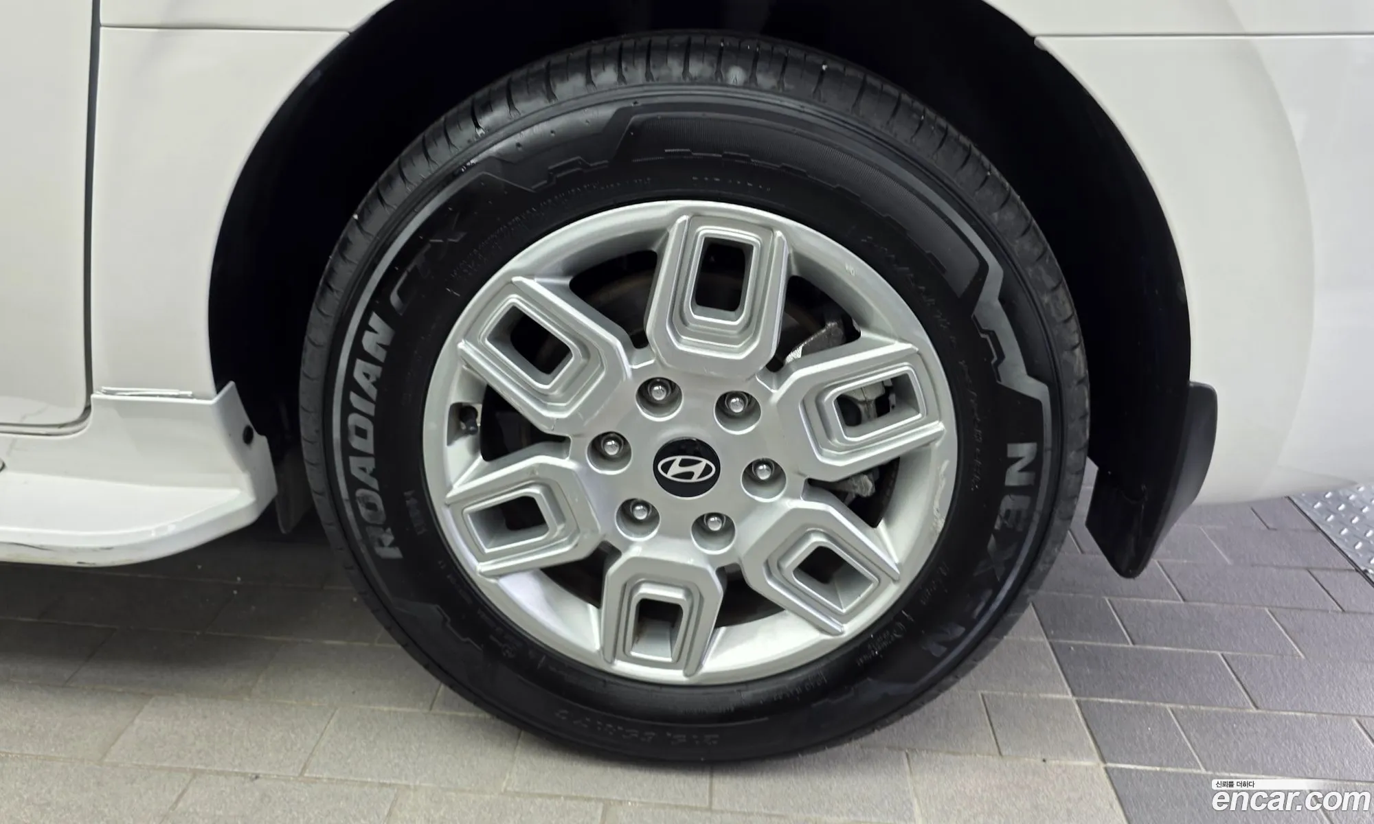Hyundai Staria 2024 — 2