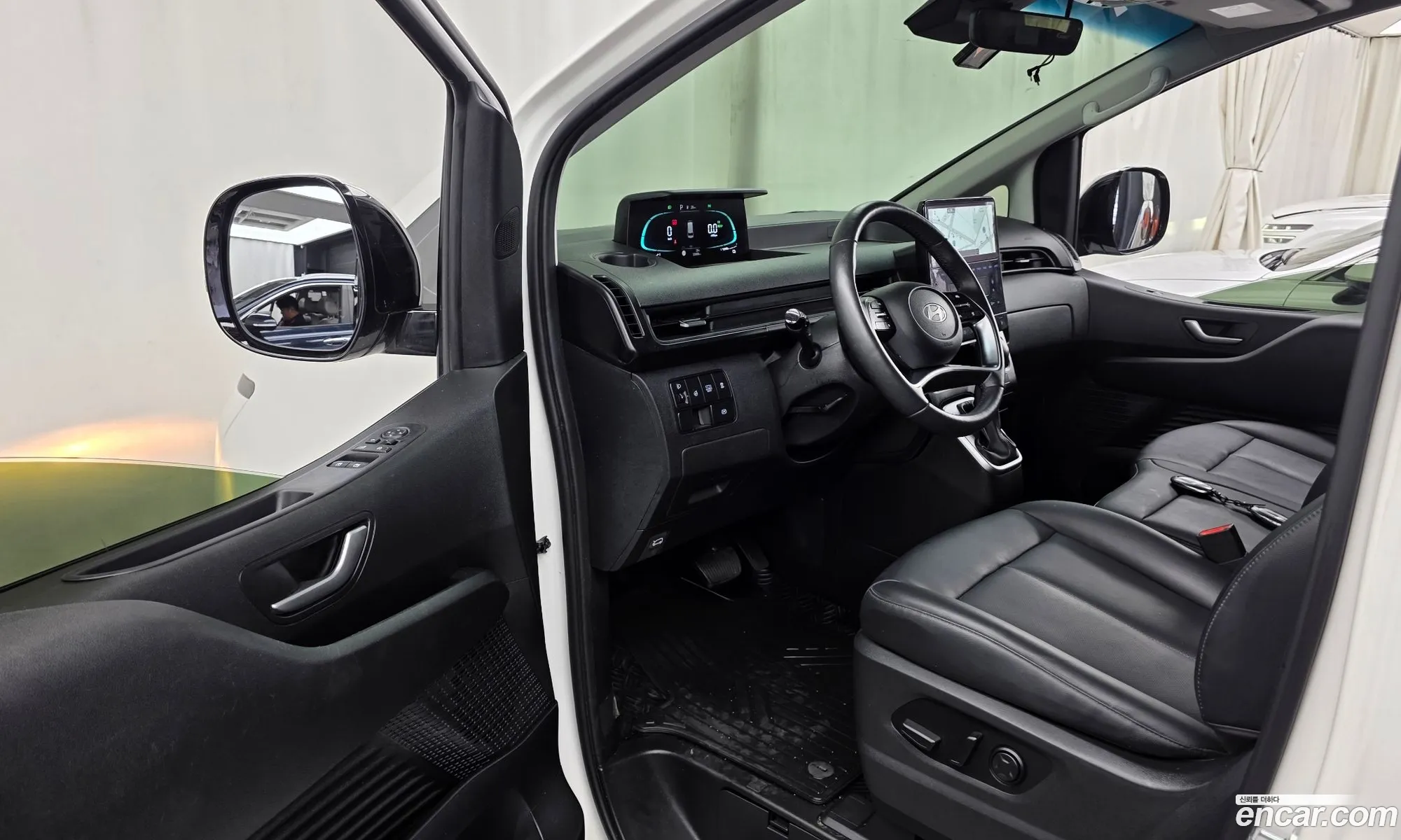 Hyundai Staria 2024 — 21