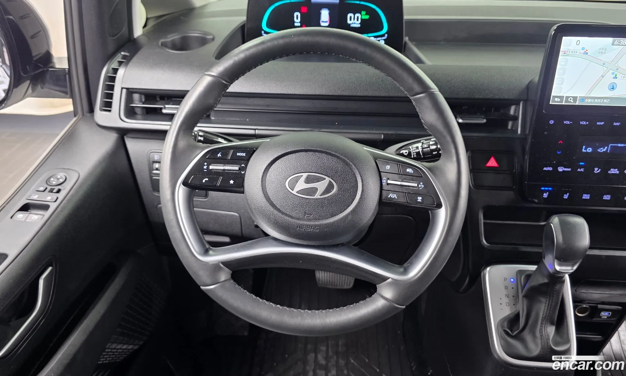 Hyundai Staria 2024 — 38