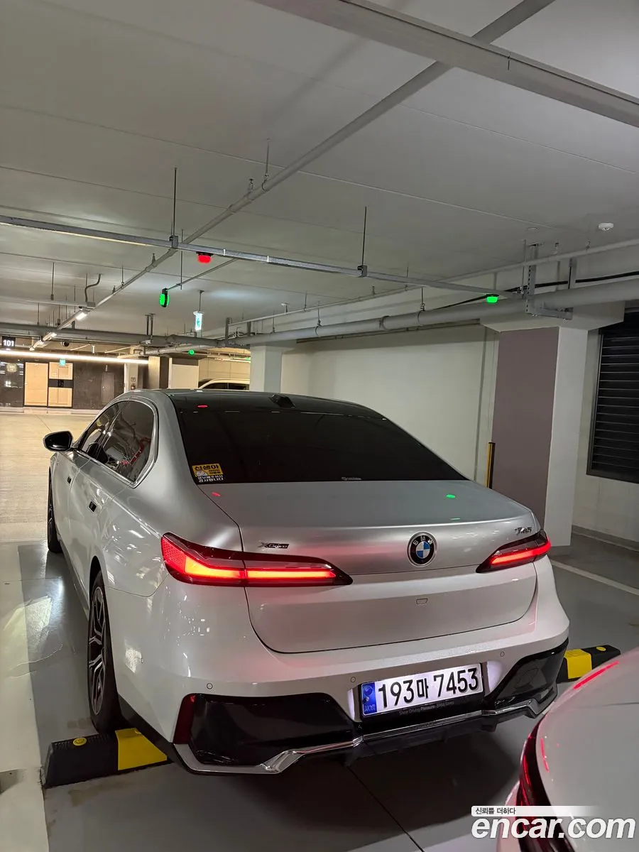 BMW 7 Series 2023 — 11
