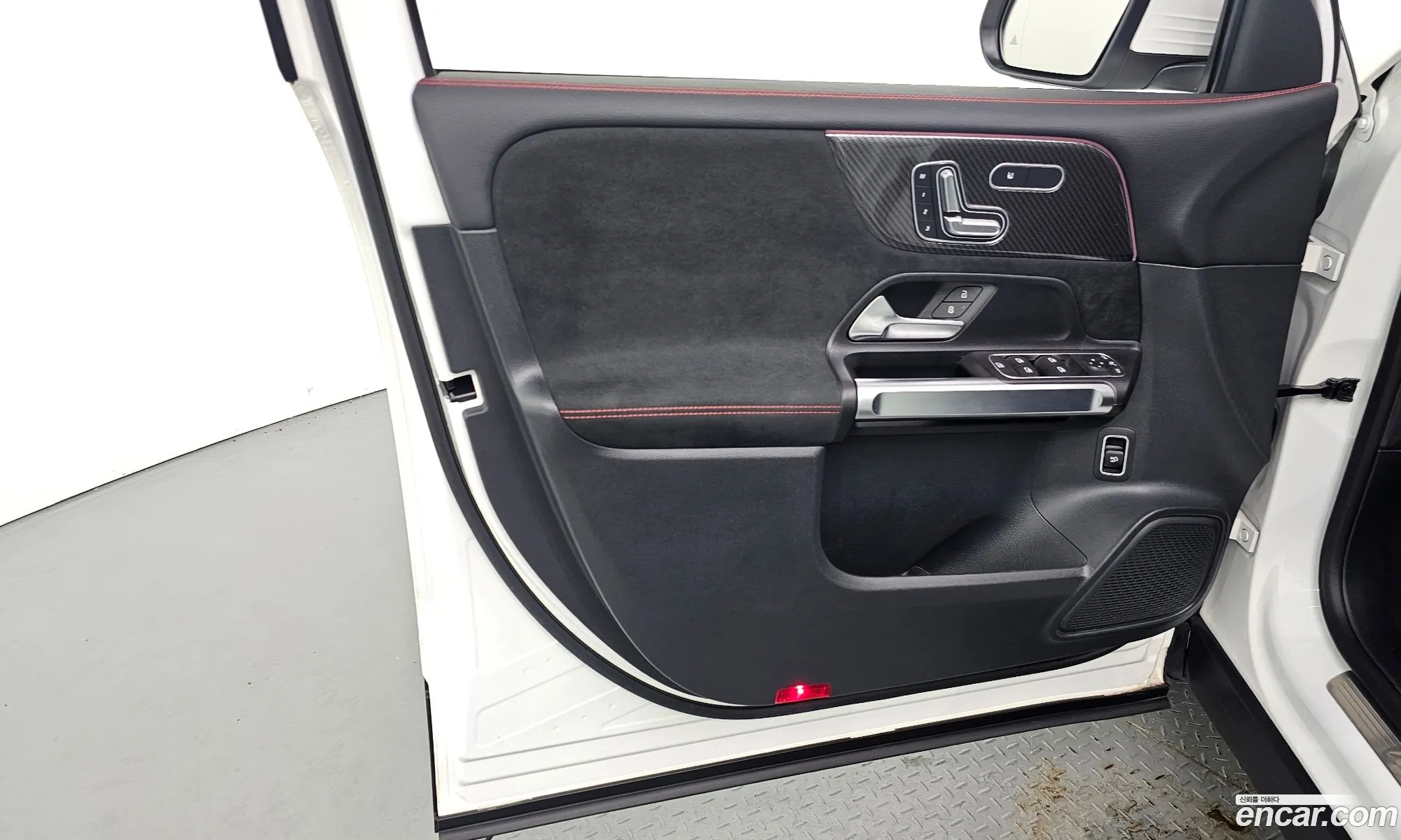 Mercedes-Benz GLB-Class X247 2024 — 11