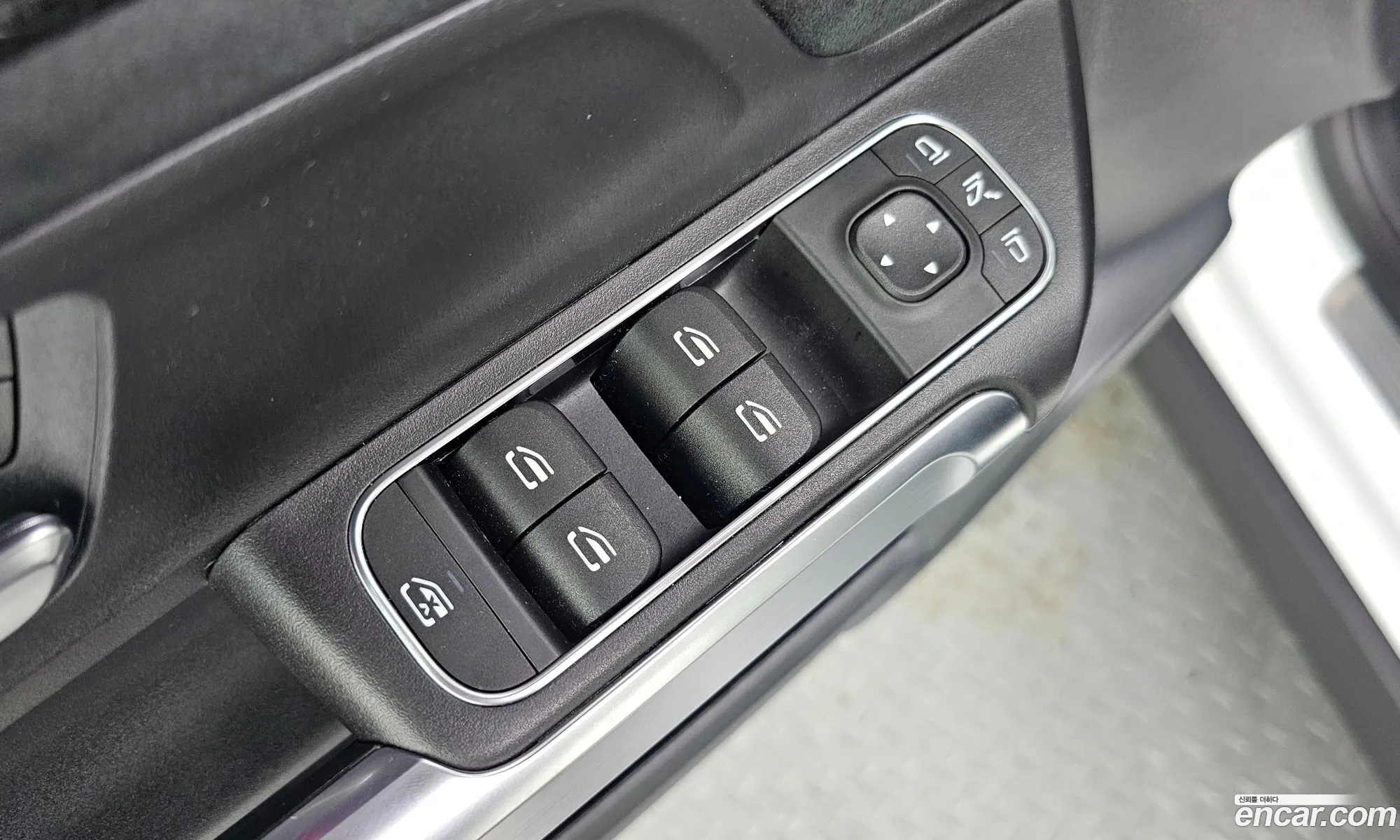 Mercedes-Benz GLB-Class X247 2024 — 12