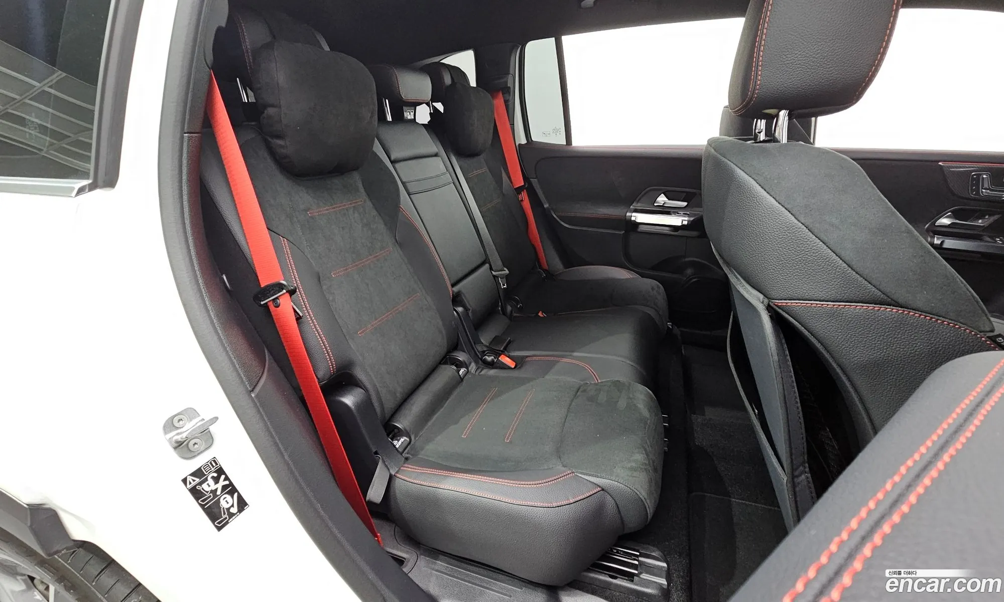 Mercedes-Benz GLB-Class X247 2024 — 29