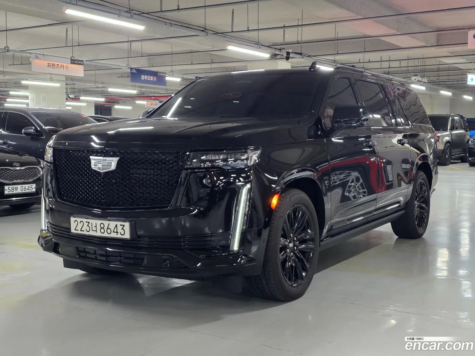 Cadillac Escalade 2024 — 17