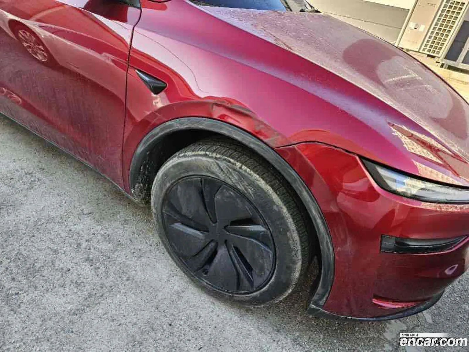 Tesla Model Y 2025 — 17