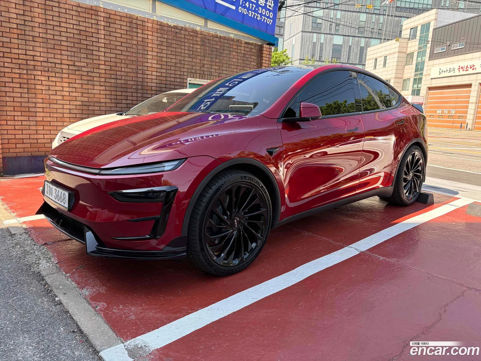 Tesla Model Y 2025 — 7