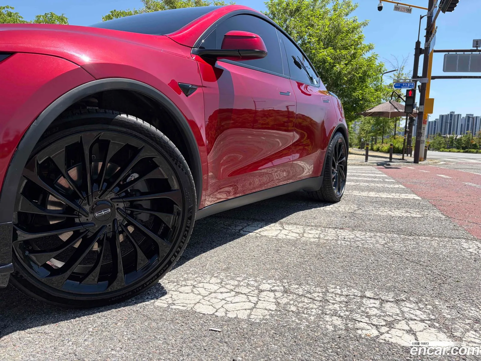 Tesla Model Y 2025 — 6