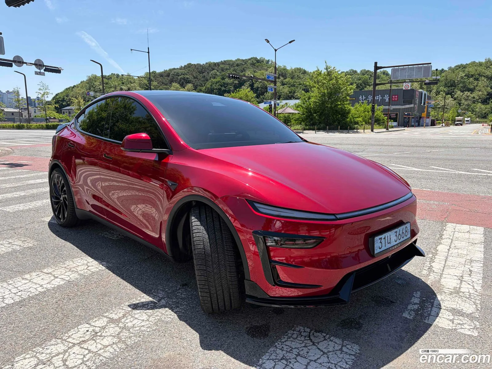 Tesla Model Y 2025 — 15