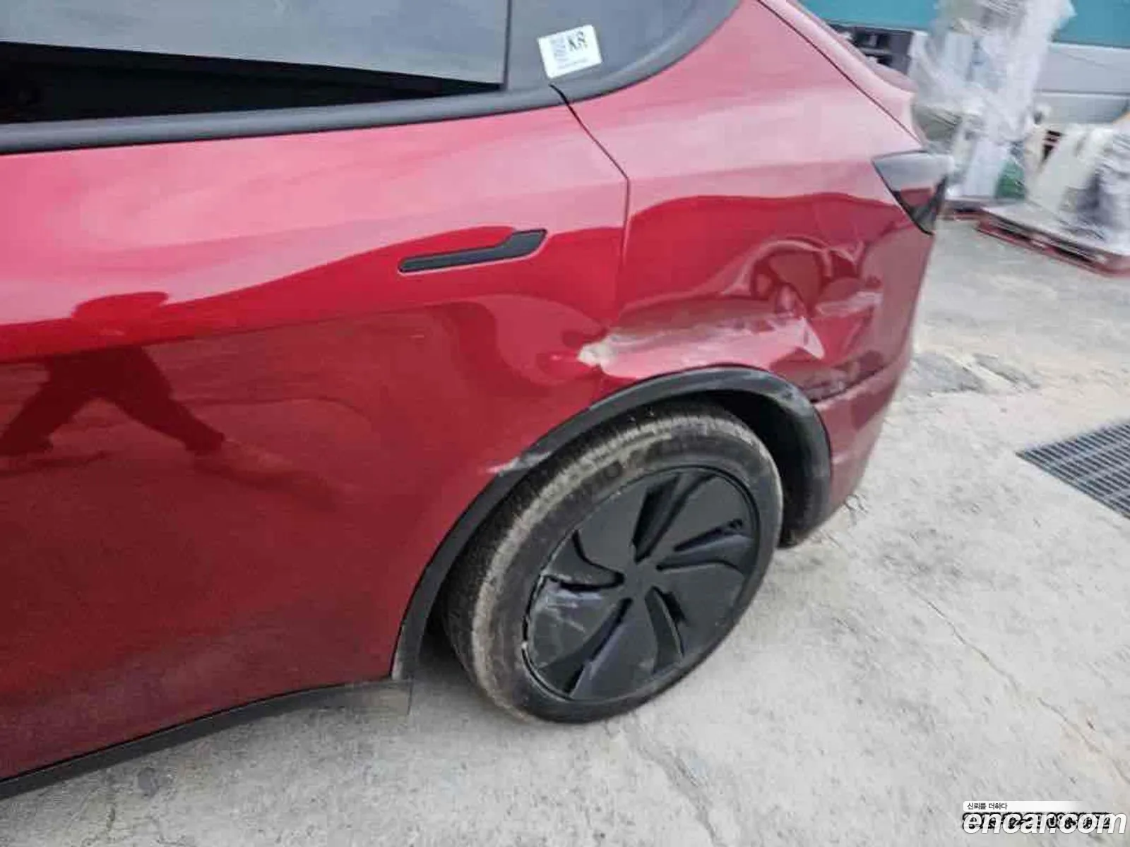 Tesla Model Y 2025 — 3