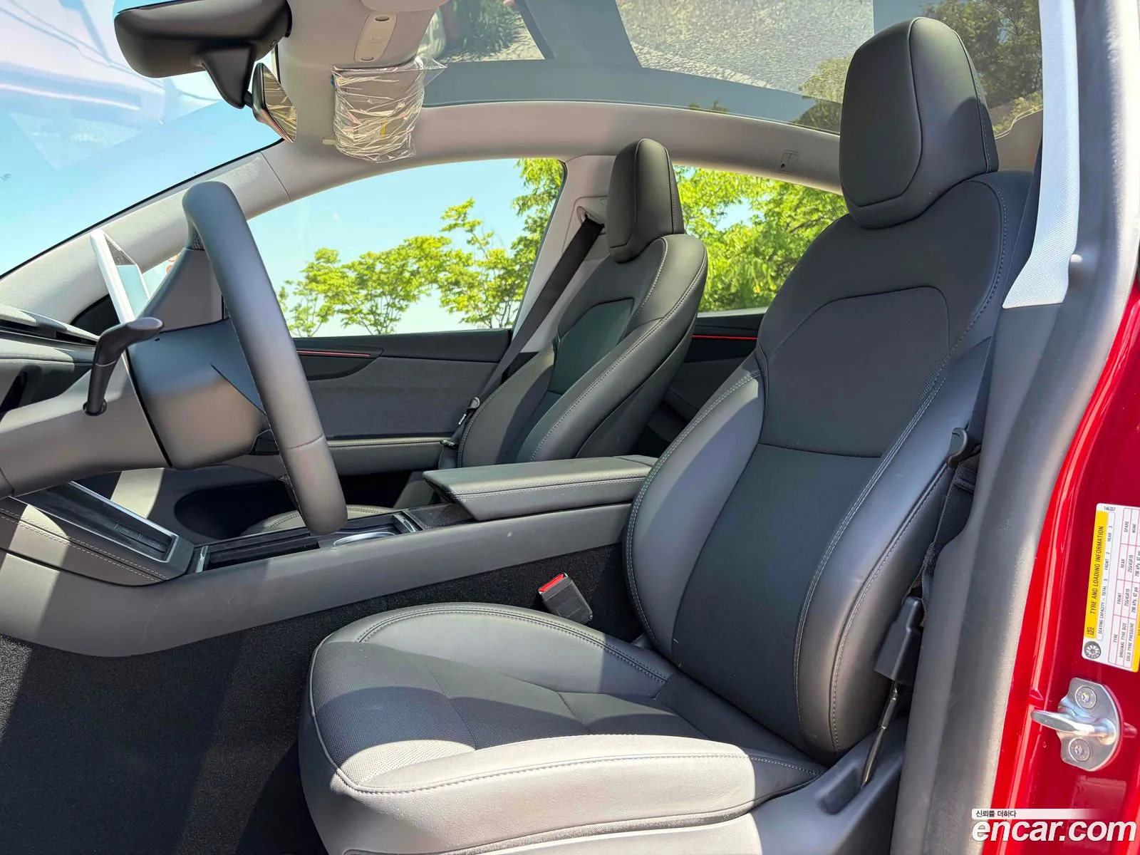 Tesla Model Y 2025 — 13