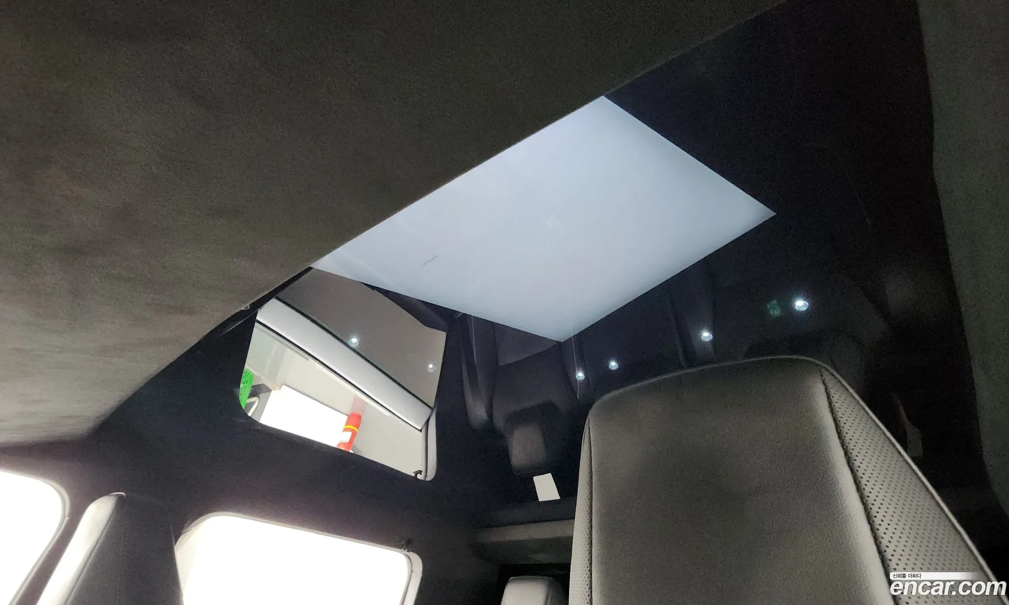 Tesla Cybertruck 2024 — 15