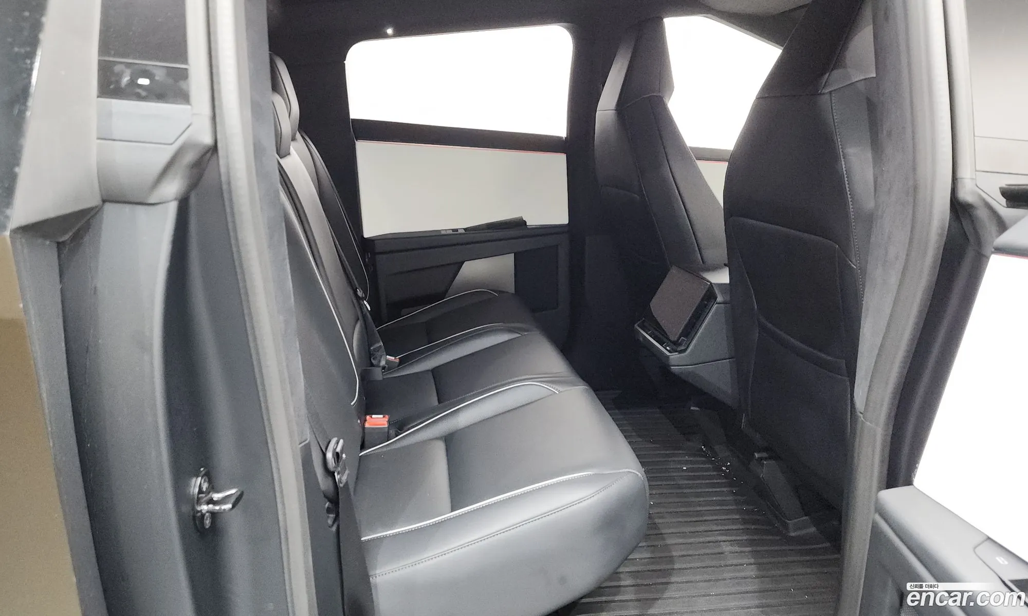 Tesla Cybertruck 2024 — 14