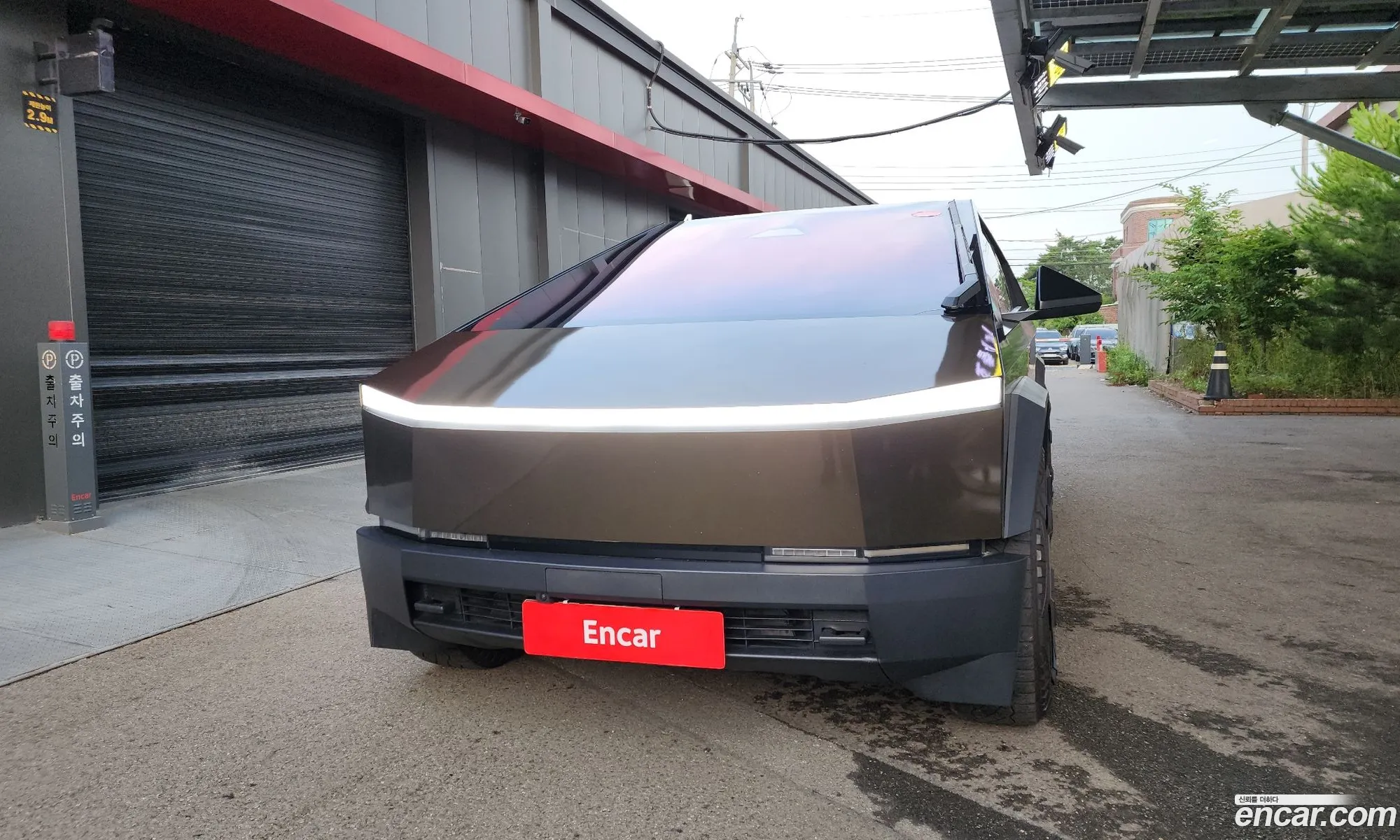 Tesla Cybertruck 2024 — 8