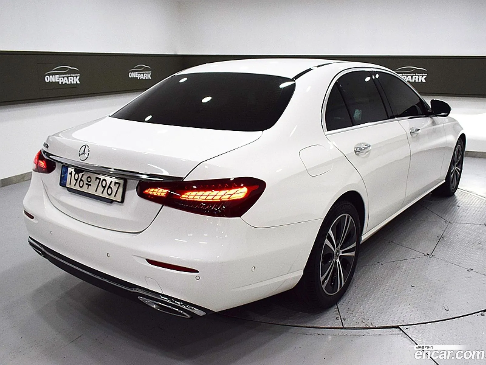 Mercedes-Benz E-Class W213 2021 — 19