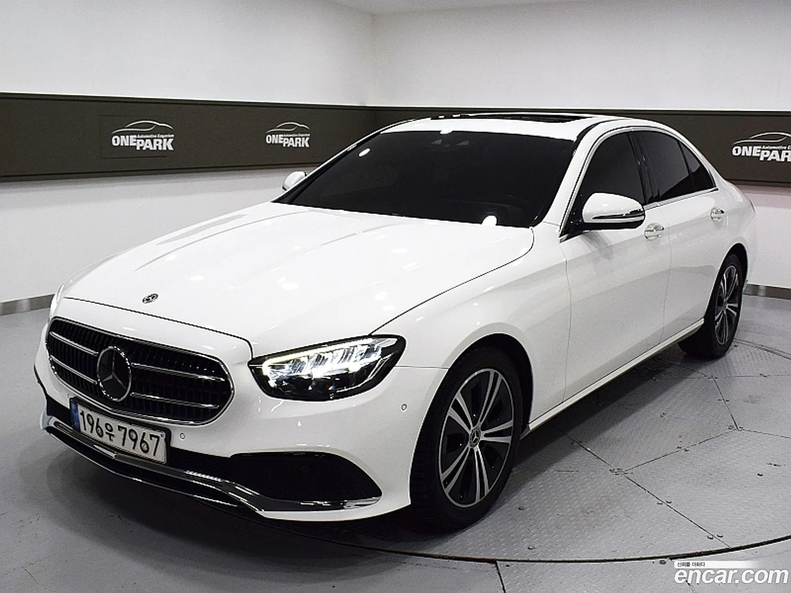 Mercedes-Benz E-Class W213 2021 — 18
