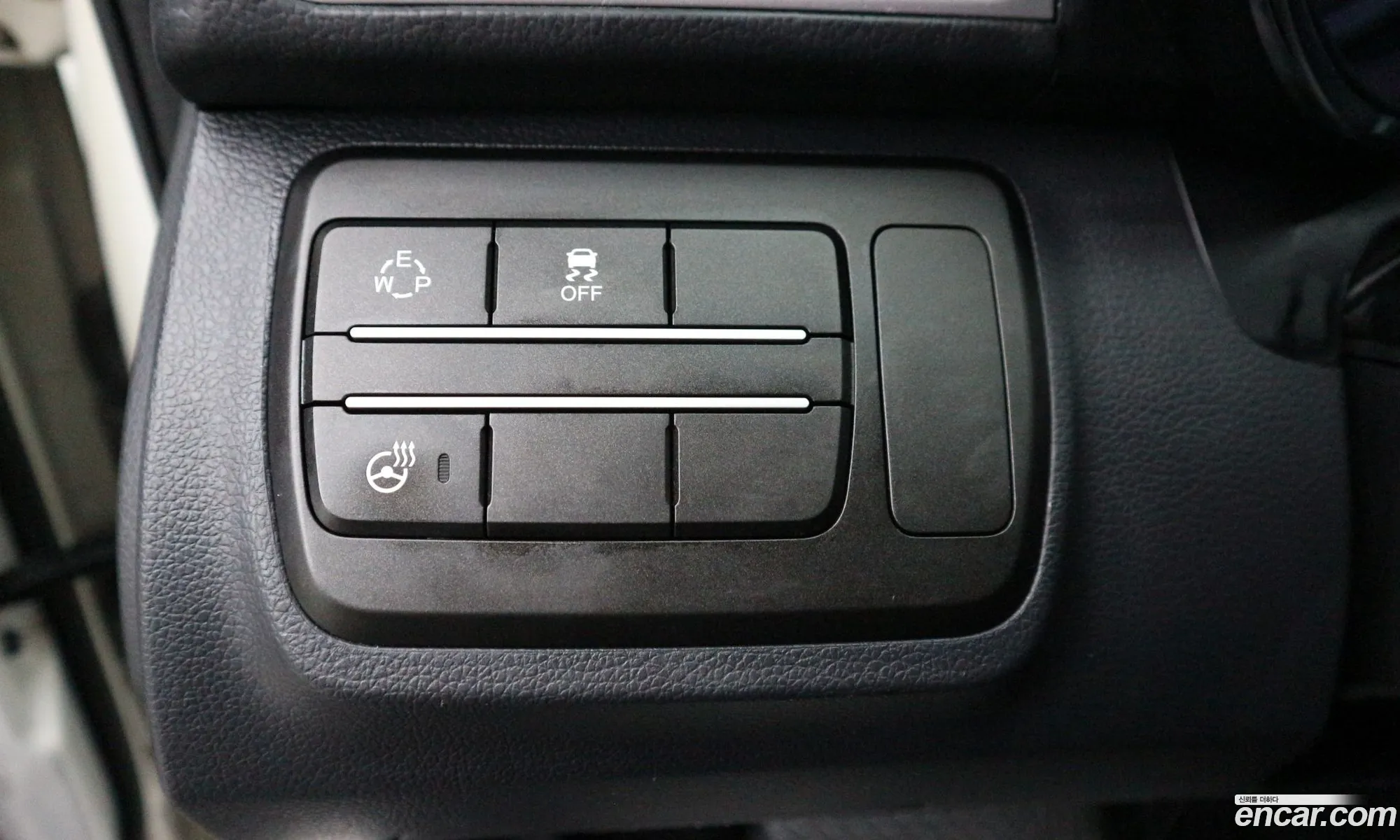 KG Mobility (SsangYong) Tivoli 2015 — 16