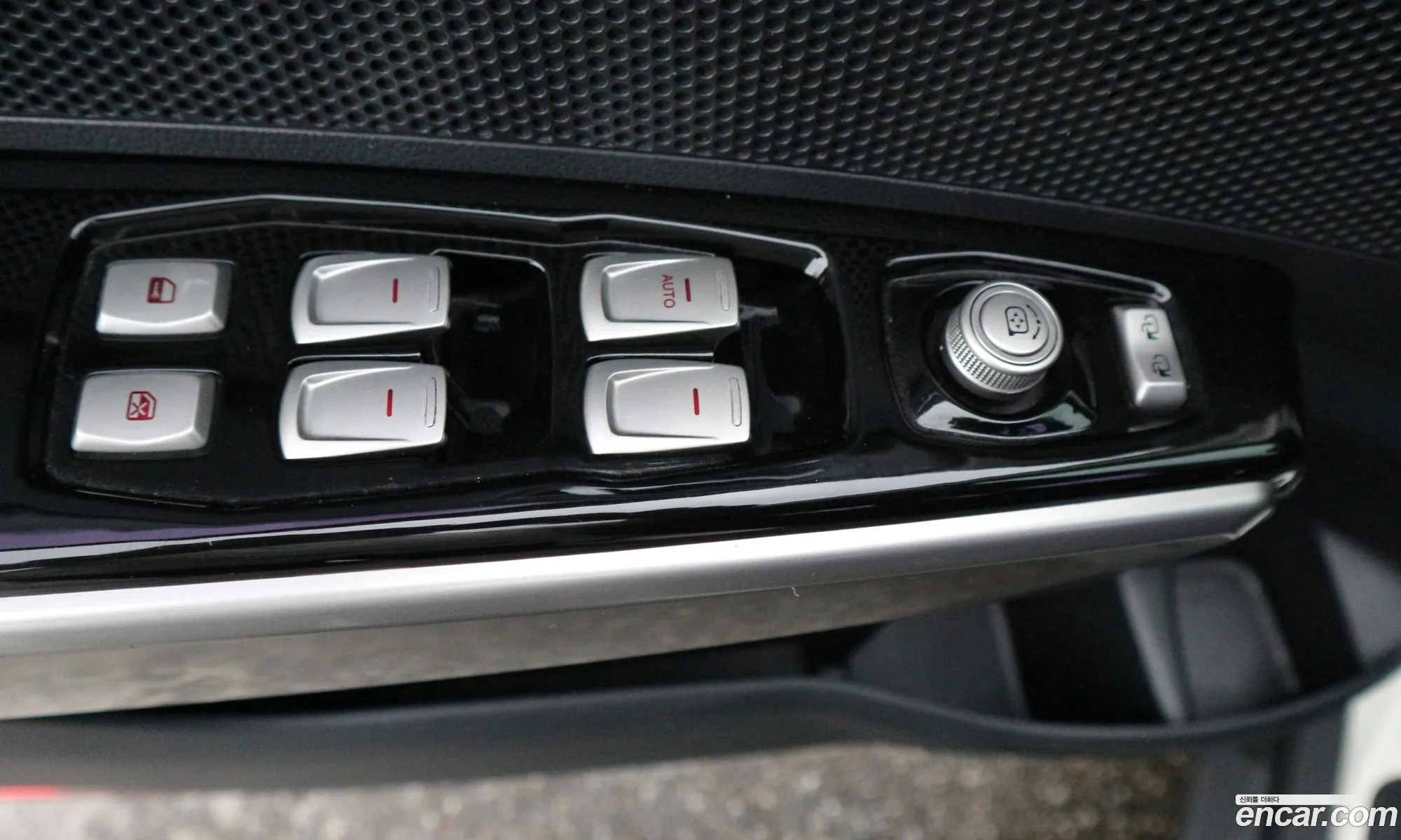 KG Mobility (SsangYong) Tivoli 2015 — 10
