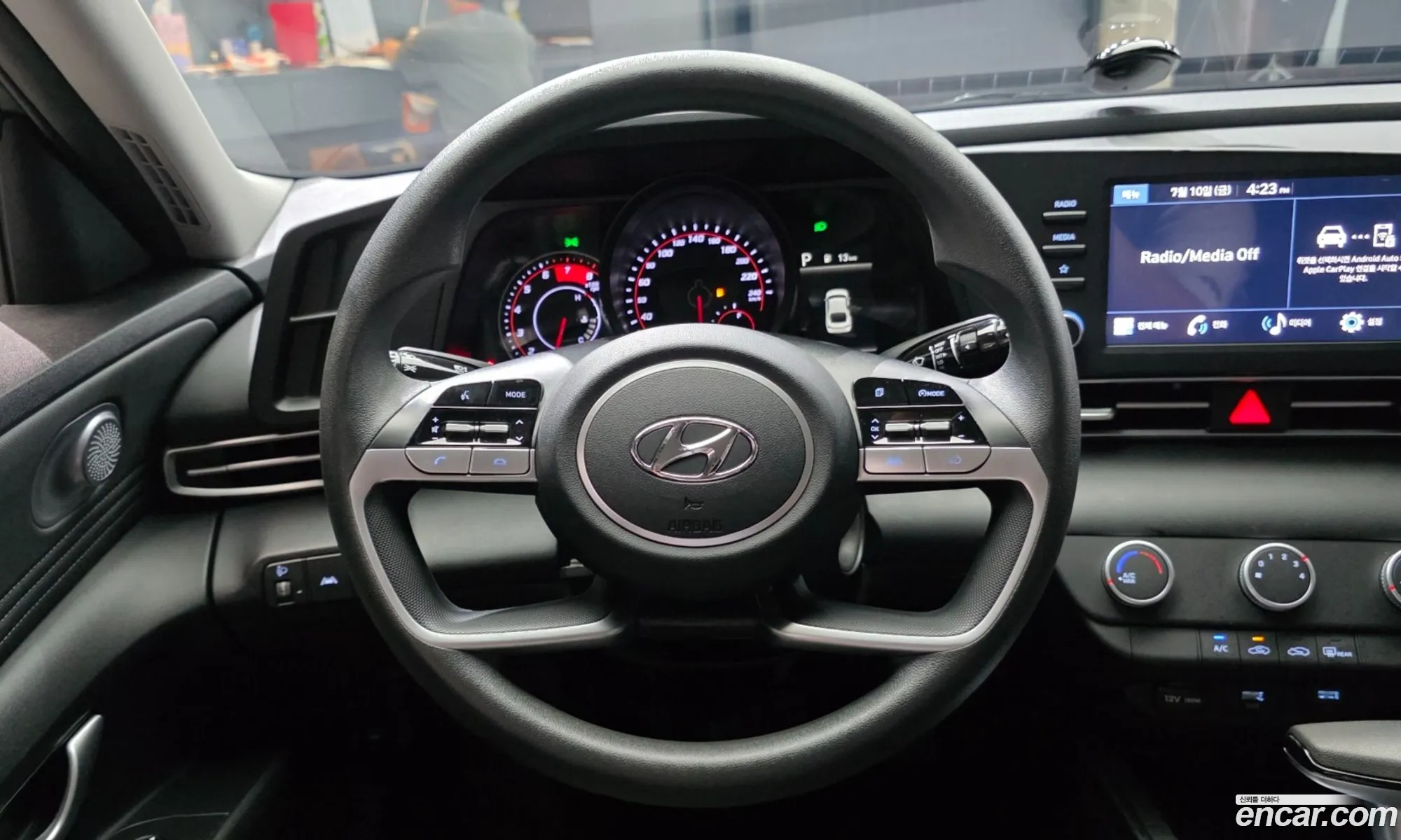 Hyundai Elantra 2022 — 21