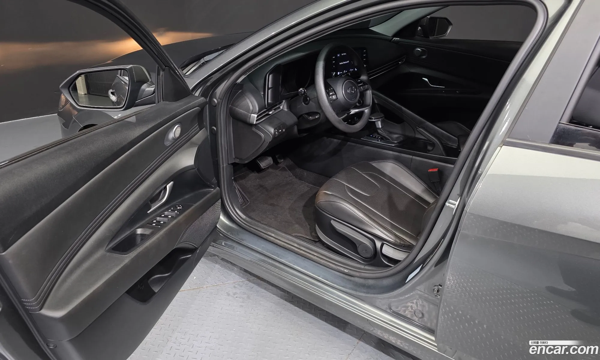 Hyundai Elantra 2022 — 25